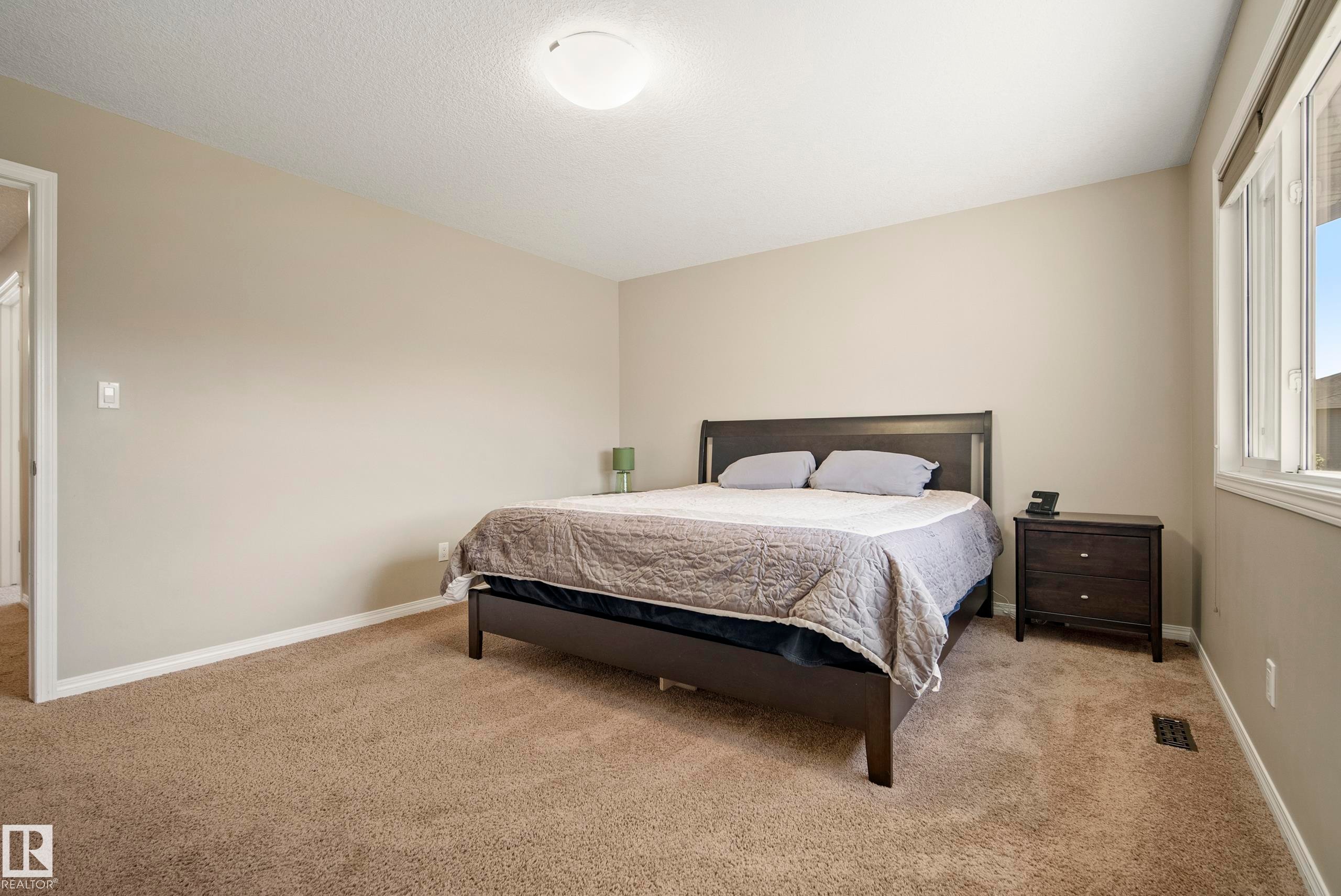 3510 Abbott Close, Edmonton, AB - Indoor Photo Showing Bedroom