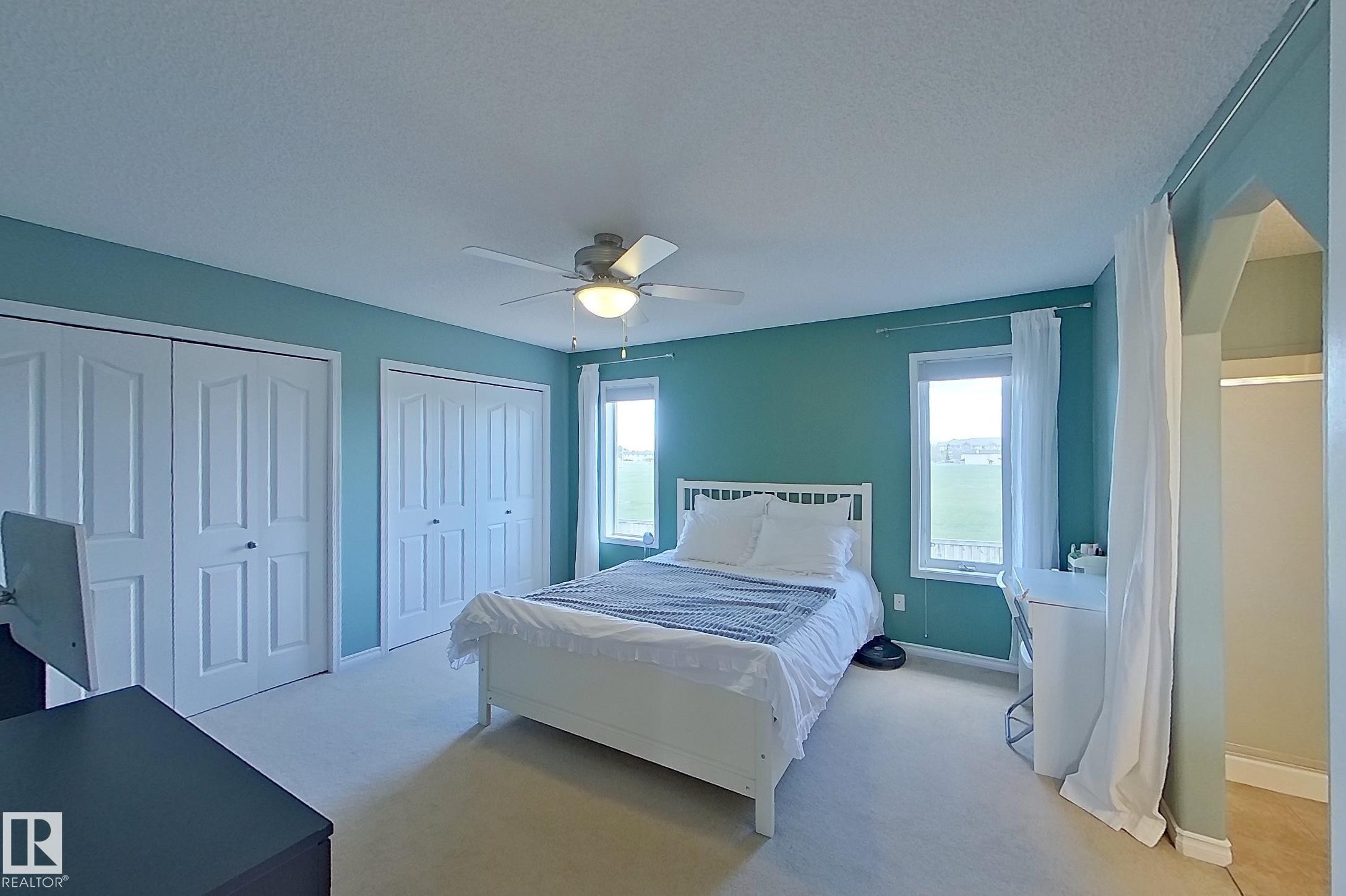 3540 Mclean Crescent, Edmonton, AB - Indoor Photo Showing Bedroom