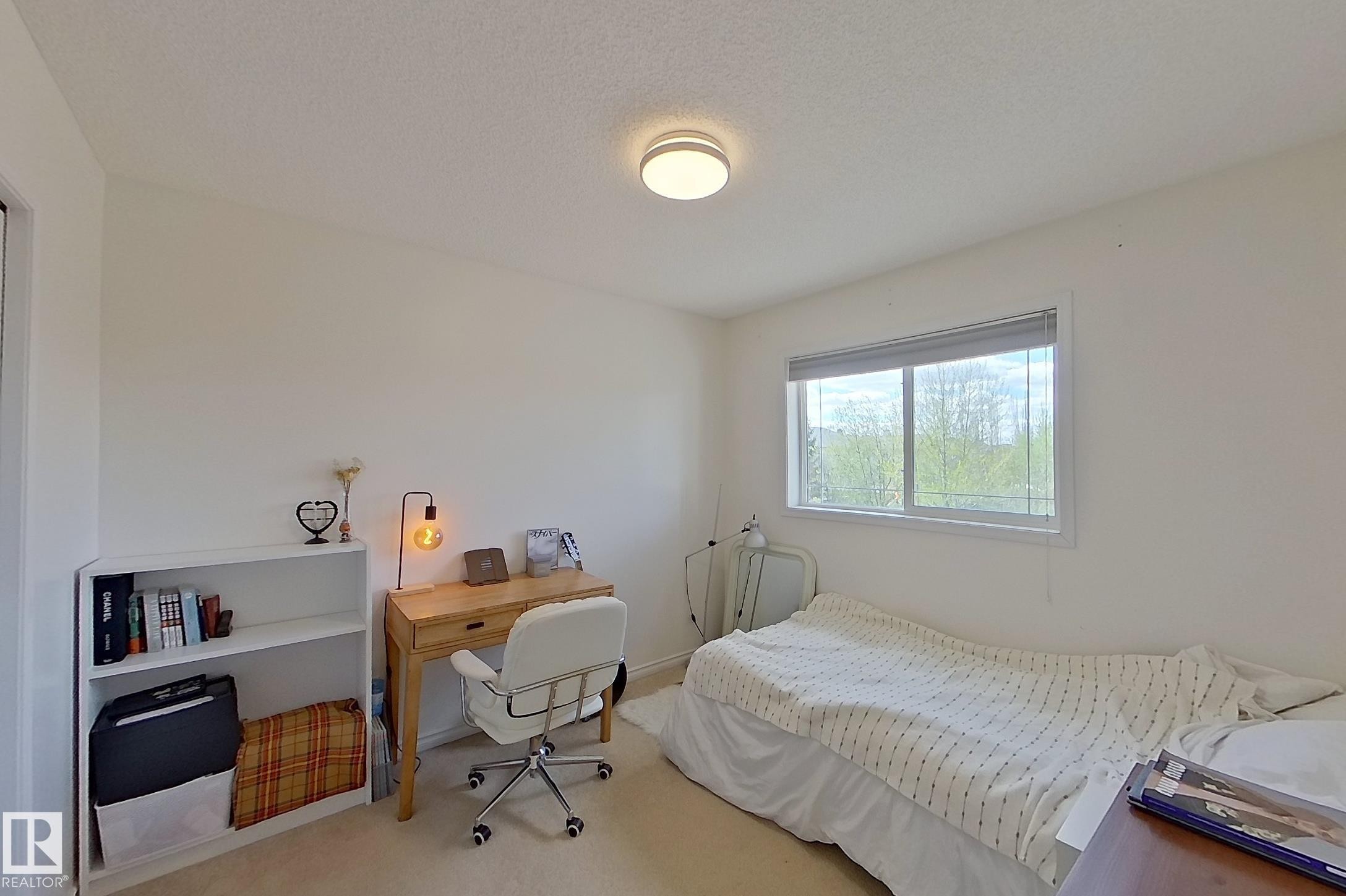 3540 Mclean Crescent, Edmonton, AB - Indoor Photo Showing Bedroom