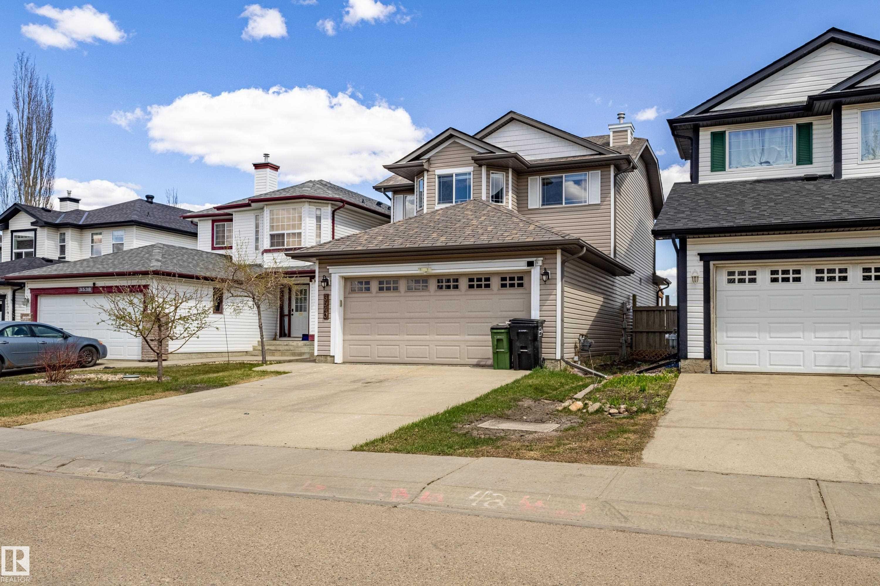 3540 Mclean Crescent, Edmonton, AB - Outdoor With Facade