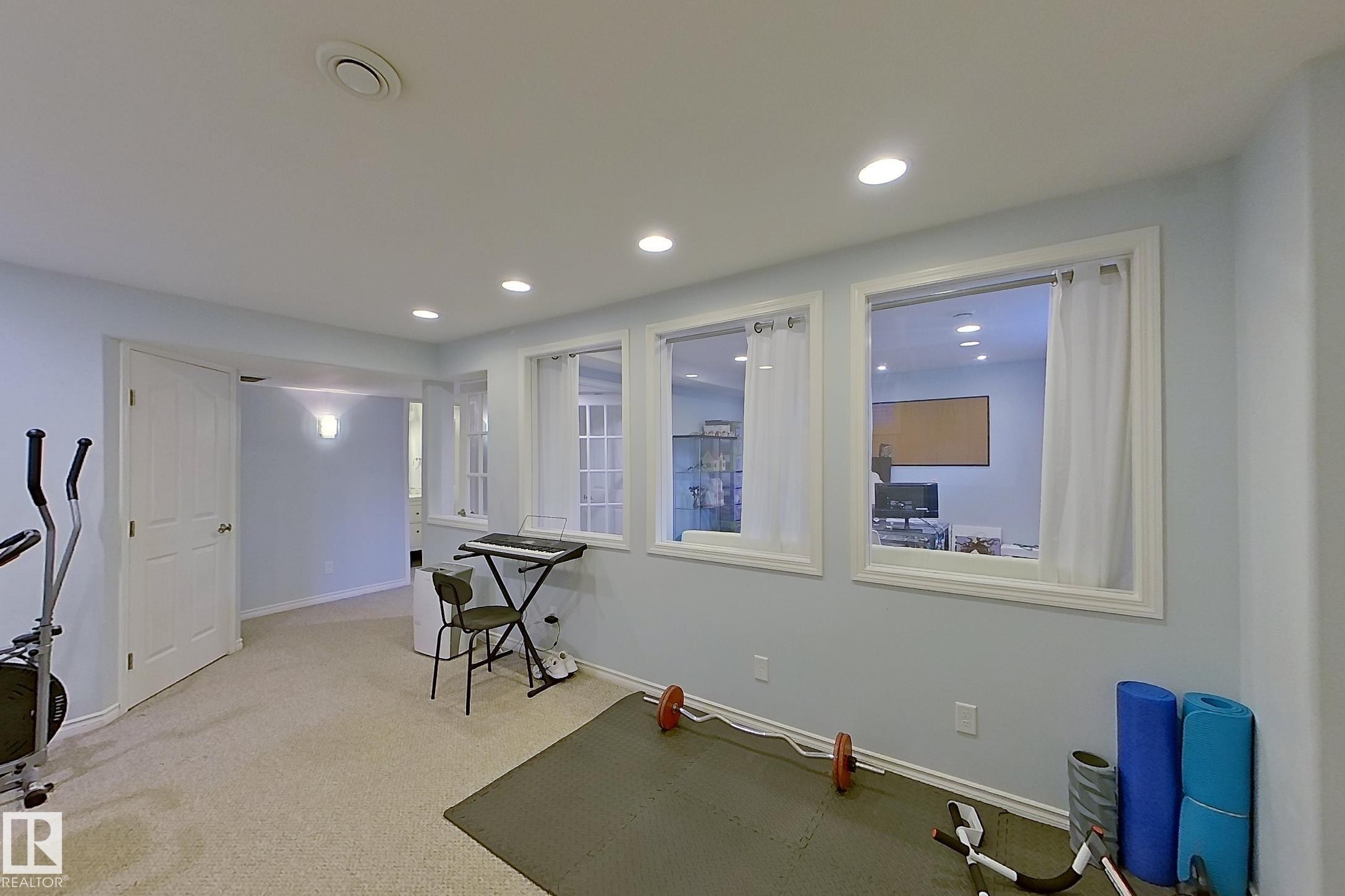3540 Mclean Crescent, Edmonton, AB - Indoor Photo Showing Other Room