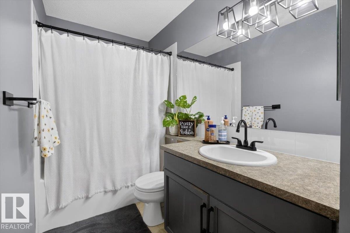 50 150 Edwards Drive, Edmonton, AB - Indoor Photo Showing Bathroom