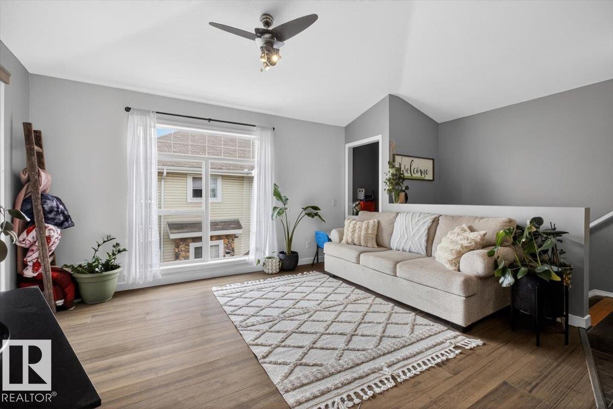 50 150 Edwards Drive, Edmonton, AB - Indoor Photo Showing Living Room