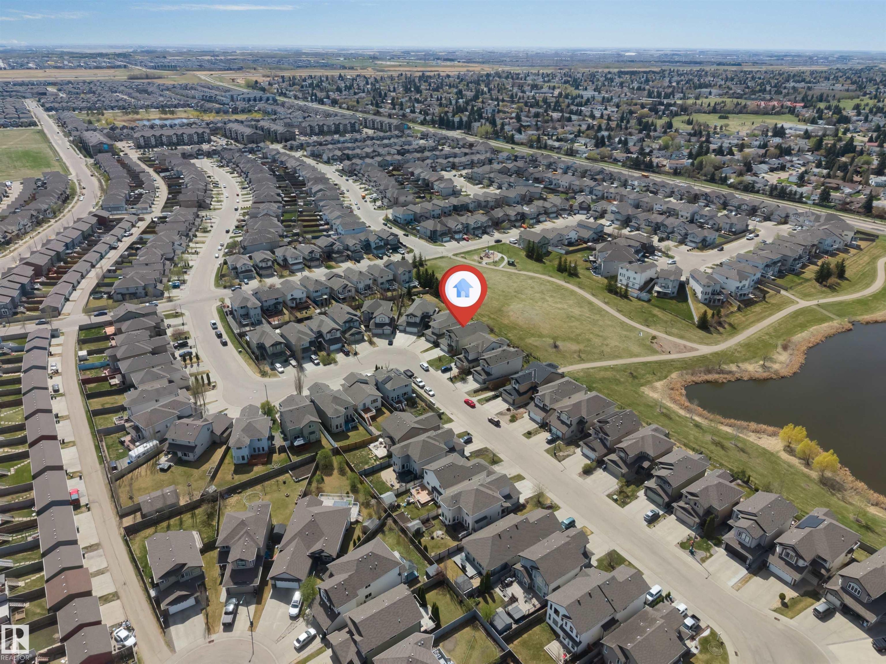 Residential neighborhood featuring paved streets and individual single-family homes - 2138 32B Street, Edmonton, AB - Outdoor With View