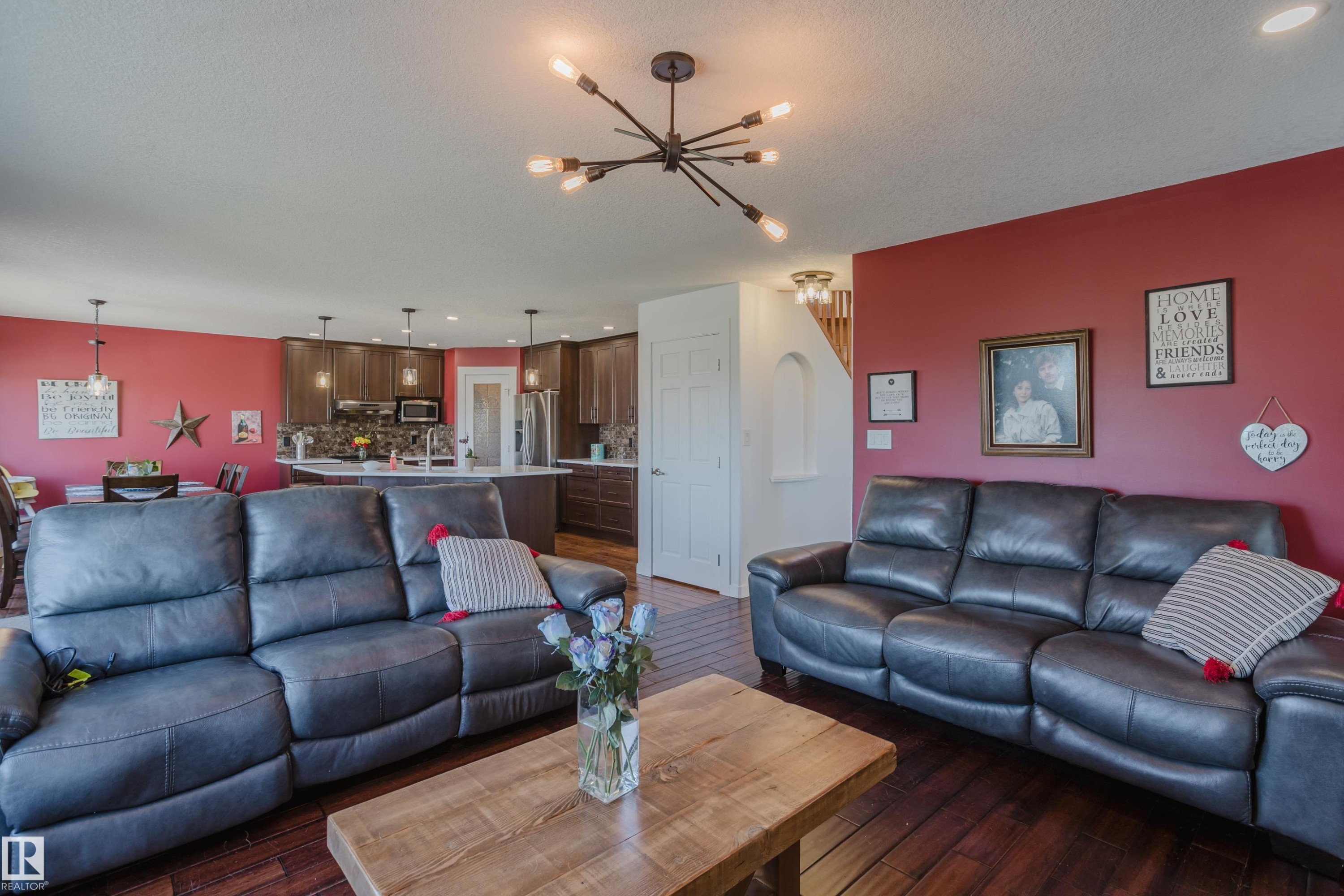 16620 81 Street, Edmonton, AB - Indoor Photo Showing Living Room