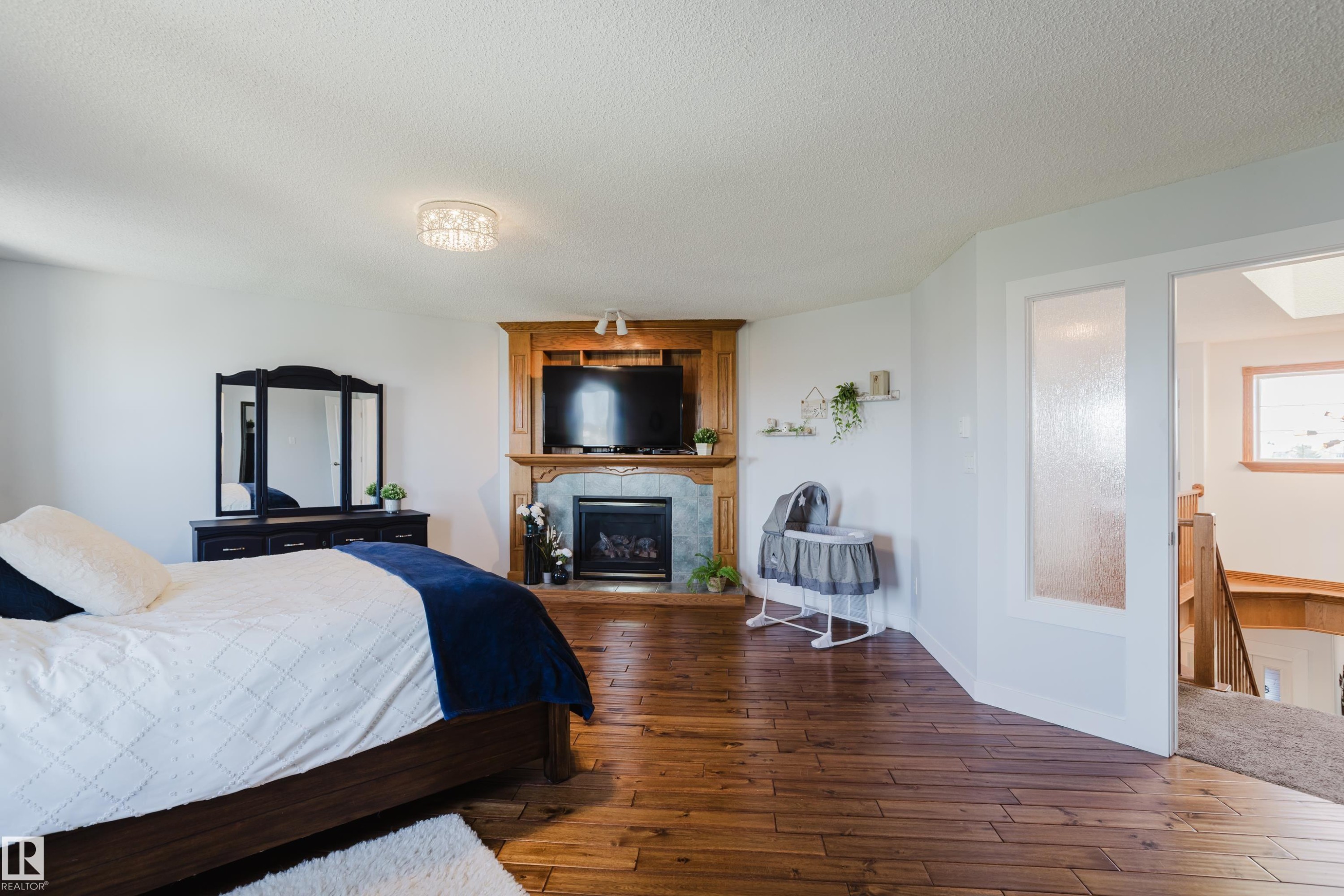 16620 81 Street, Edmonton, AB - Indoor With Fireplace