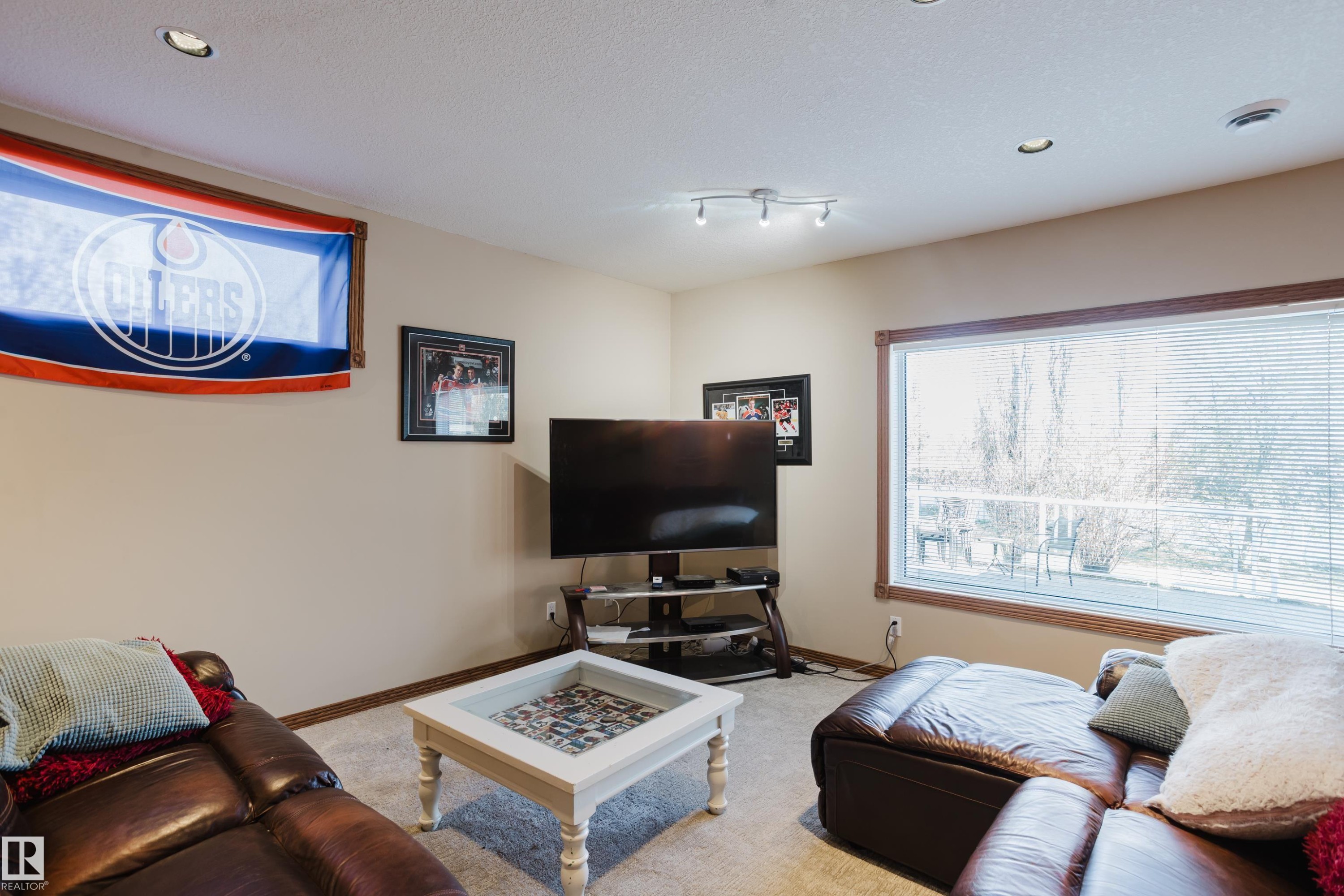 16620 81 Street, Edmonton, AB - Indoor Photo Showing Living Room