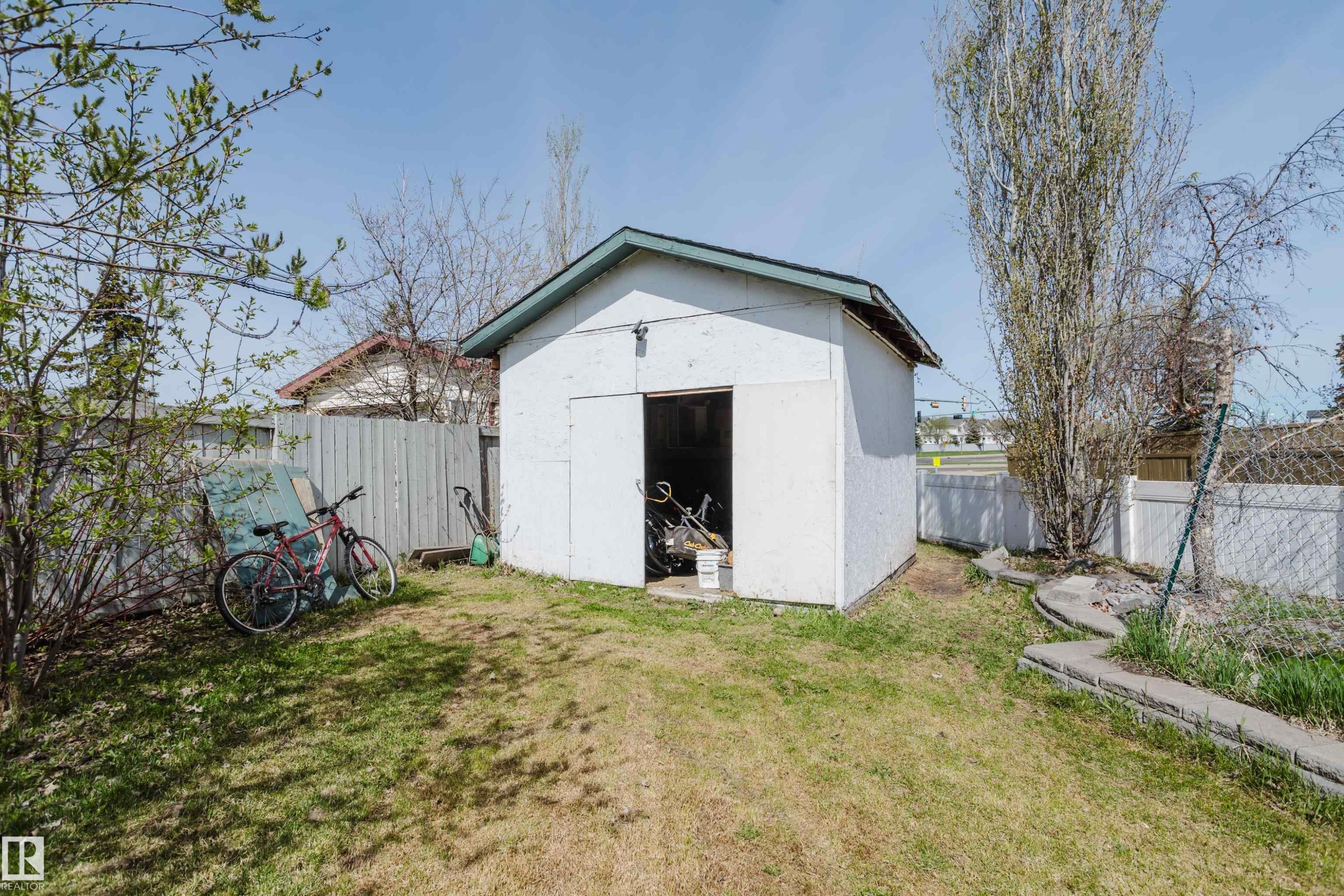 16620 81 Street, Edmonton, AB - Outdoor