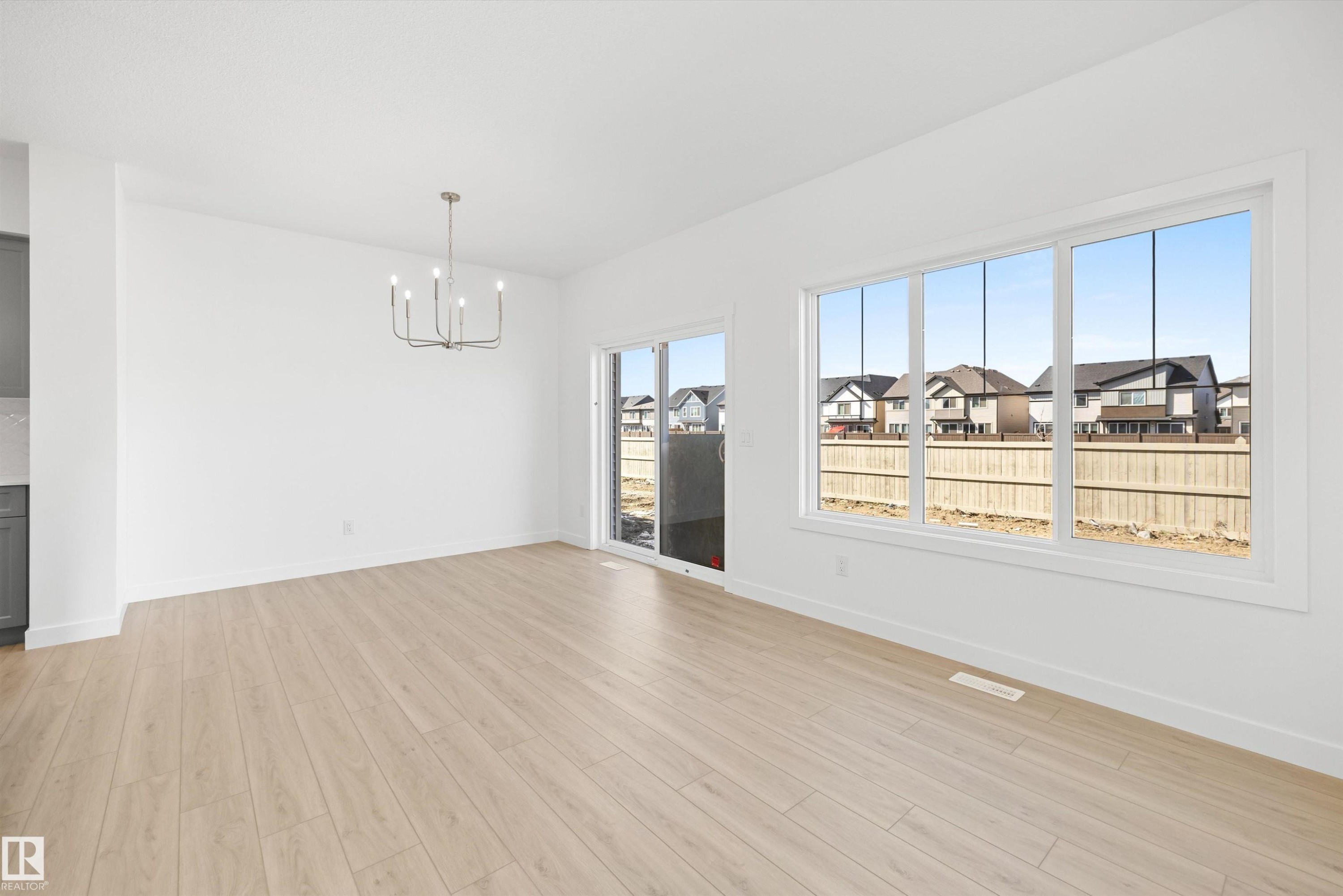1044 Cristall Crescent, Edmonton, AB - Indoor