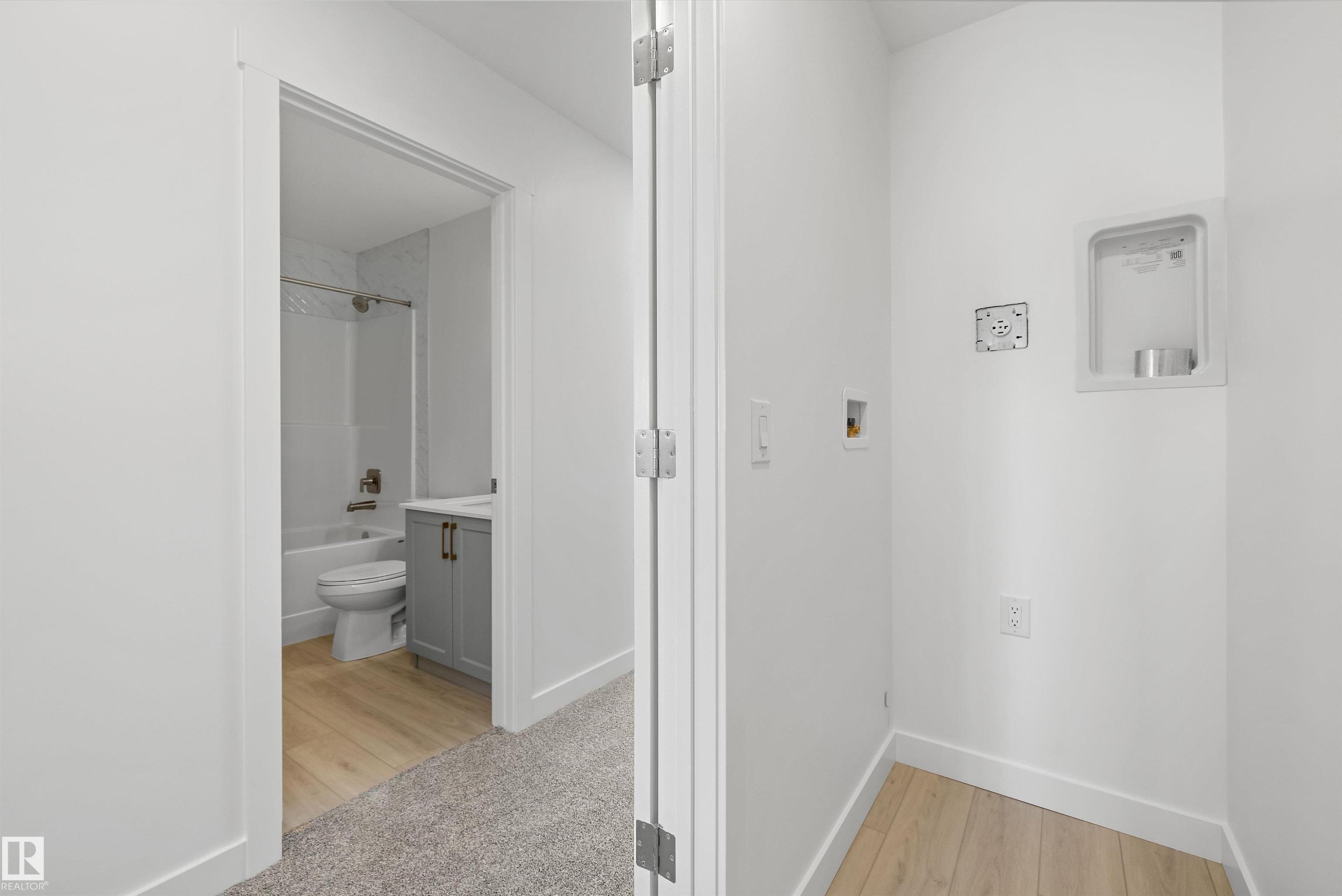 1044 Cristall Crescent, Edmonton, AB - Indoor