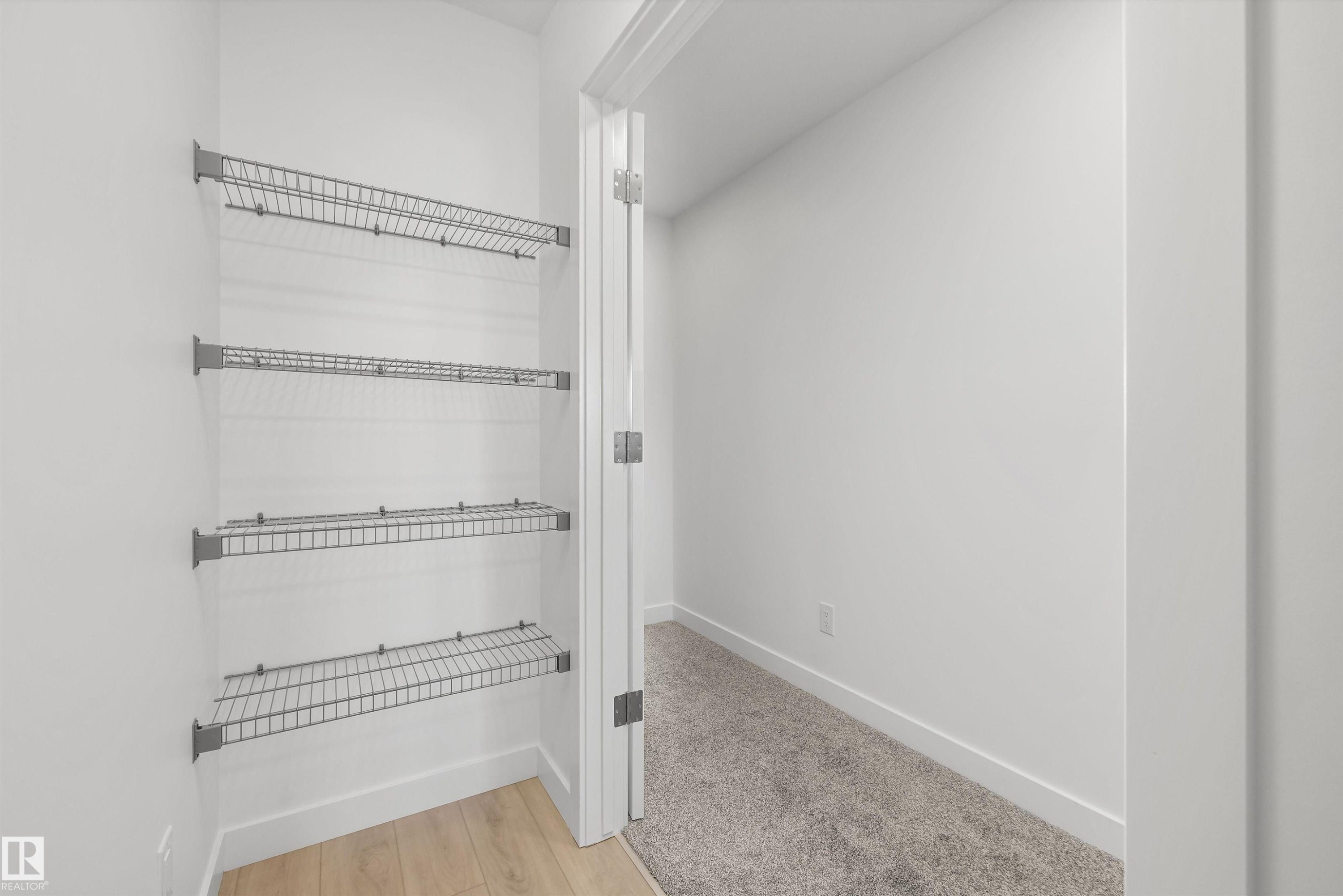 1044 Cristall Crescent, Edmonton, AB - Indoor With Storage