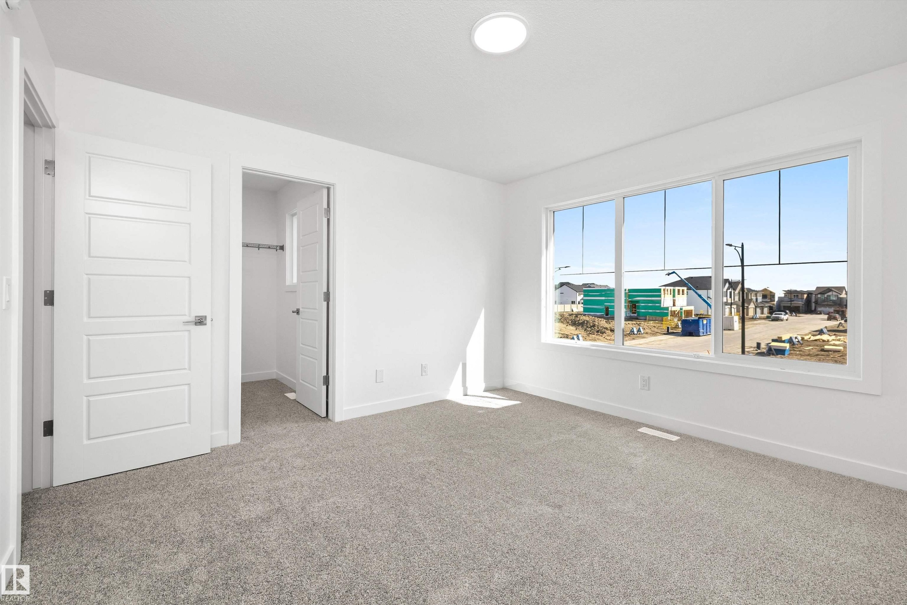 1044 Cristall Crescent, Edmonton, AB - Indoor Photo Showing Other Room