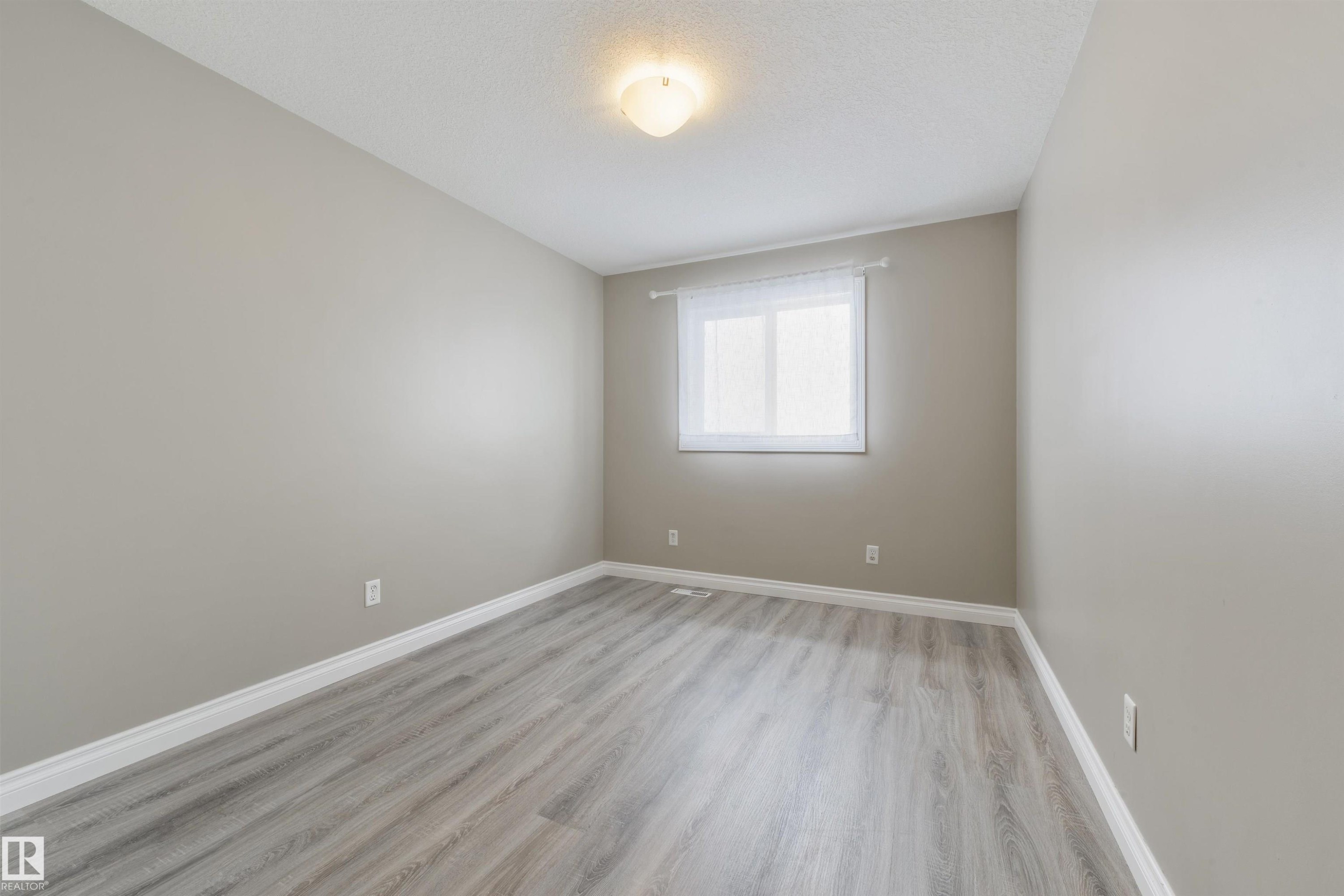 68 Meridian Loop, Stony Plain, AB - Indoor Photo Showing Other Room