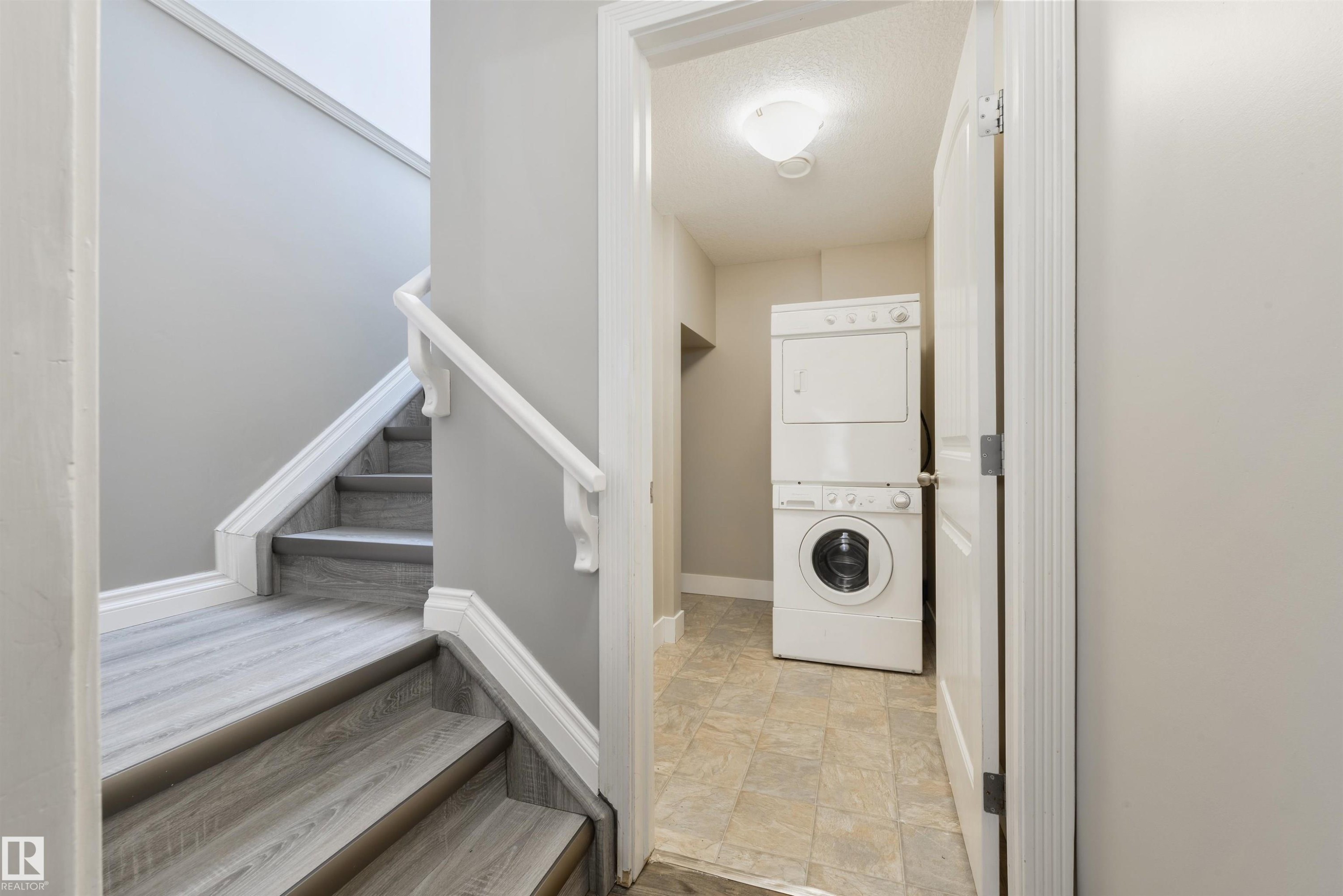 68 Meridian Loop, Stony Plain, AB - Indoor Photo Showing Laundry Room