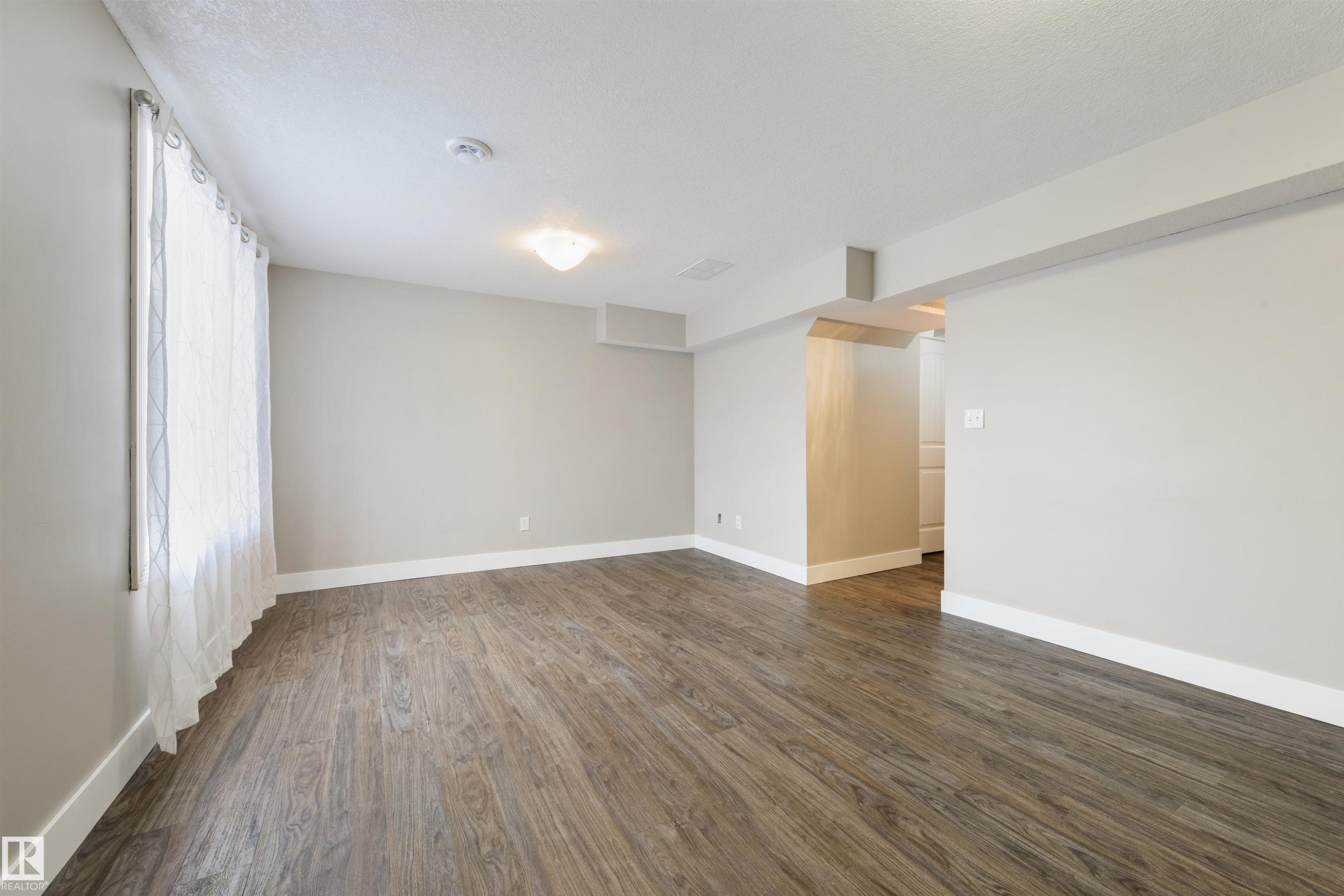 68 Meridian Loop, Stony Plain, AB - Indoor Photo Showing Other Room