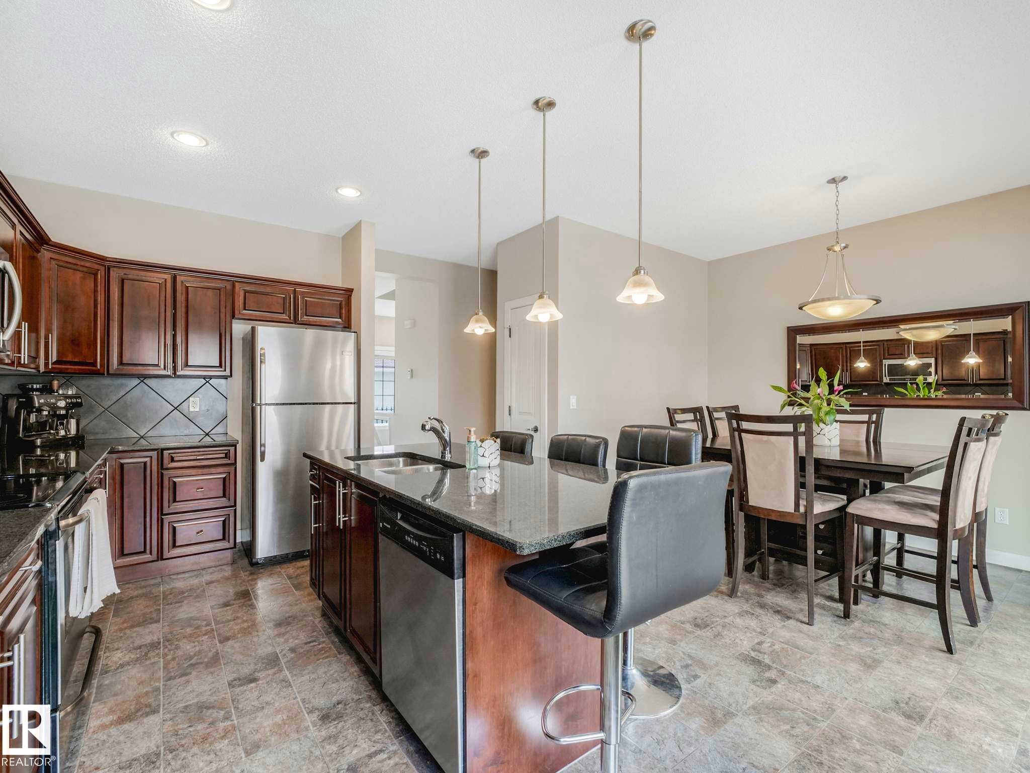 37 13825 155 Avenue, Edmonton, AB - Indoor Photo Showing Kitchen With Stainless Steel Kitchen With Upgraded Kitchen