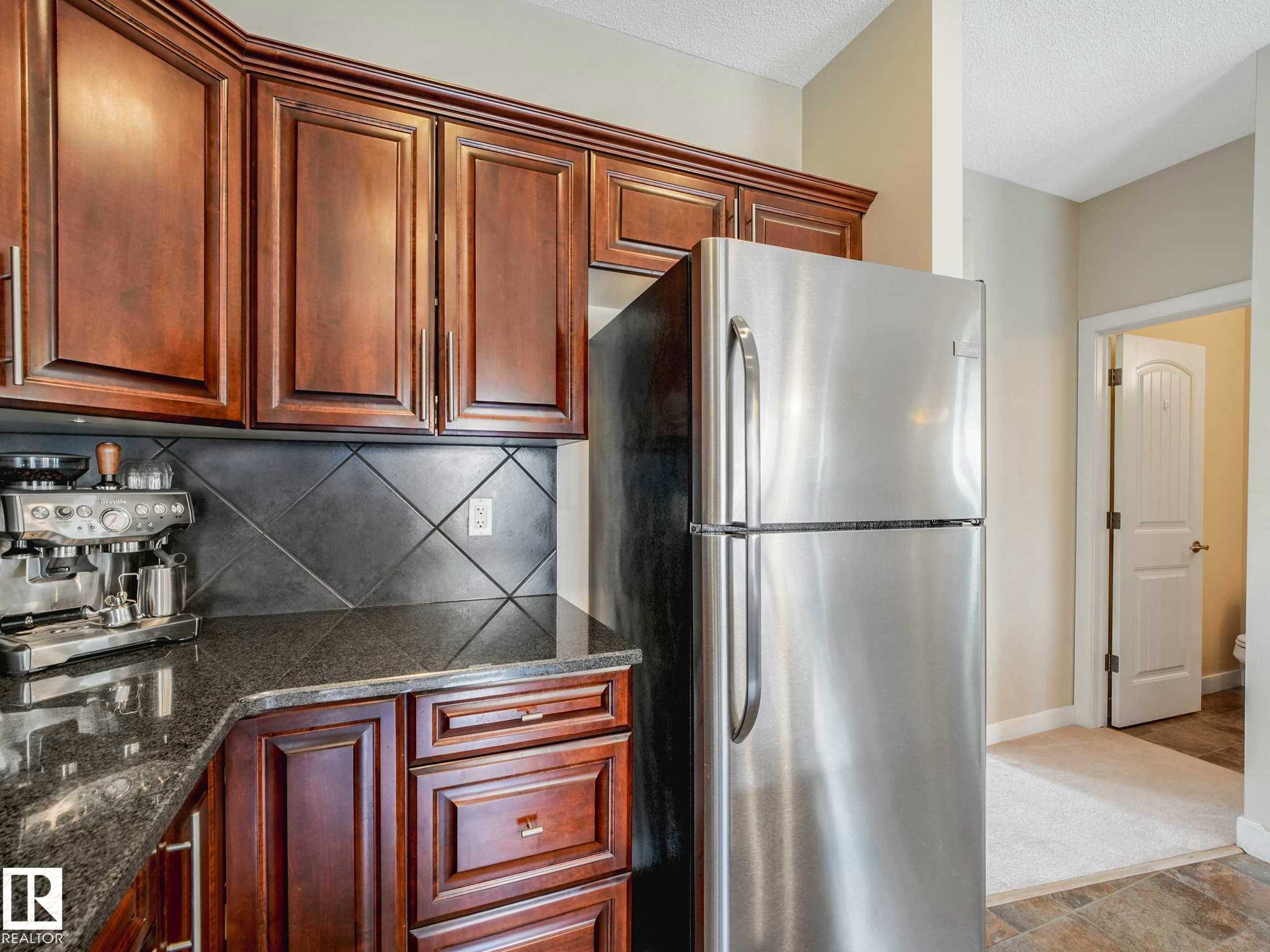 37 13825 155 Avenue, Edmonton, AB - Indoor Photo Showing Kitchen