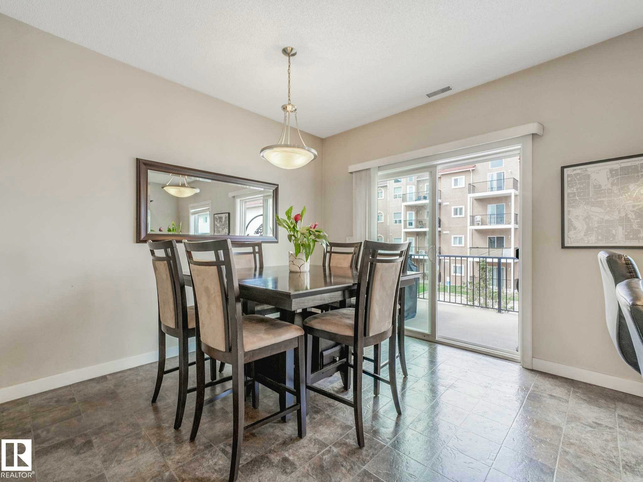 37 13825 155 Avenue, Edmonton, AB - Indoor Photo Showing Dining Room