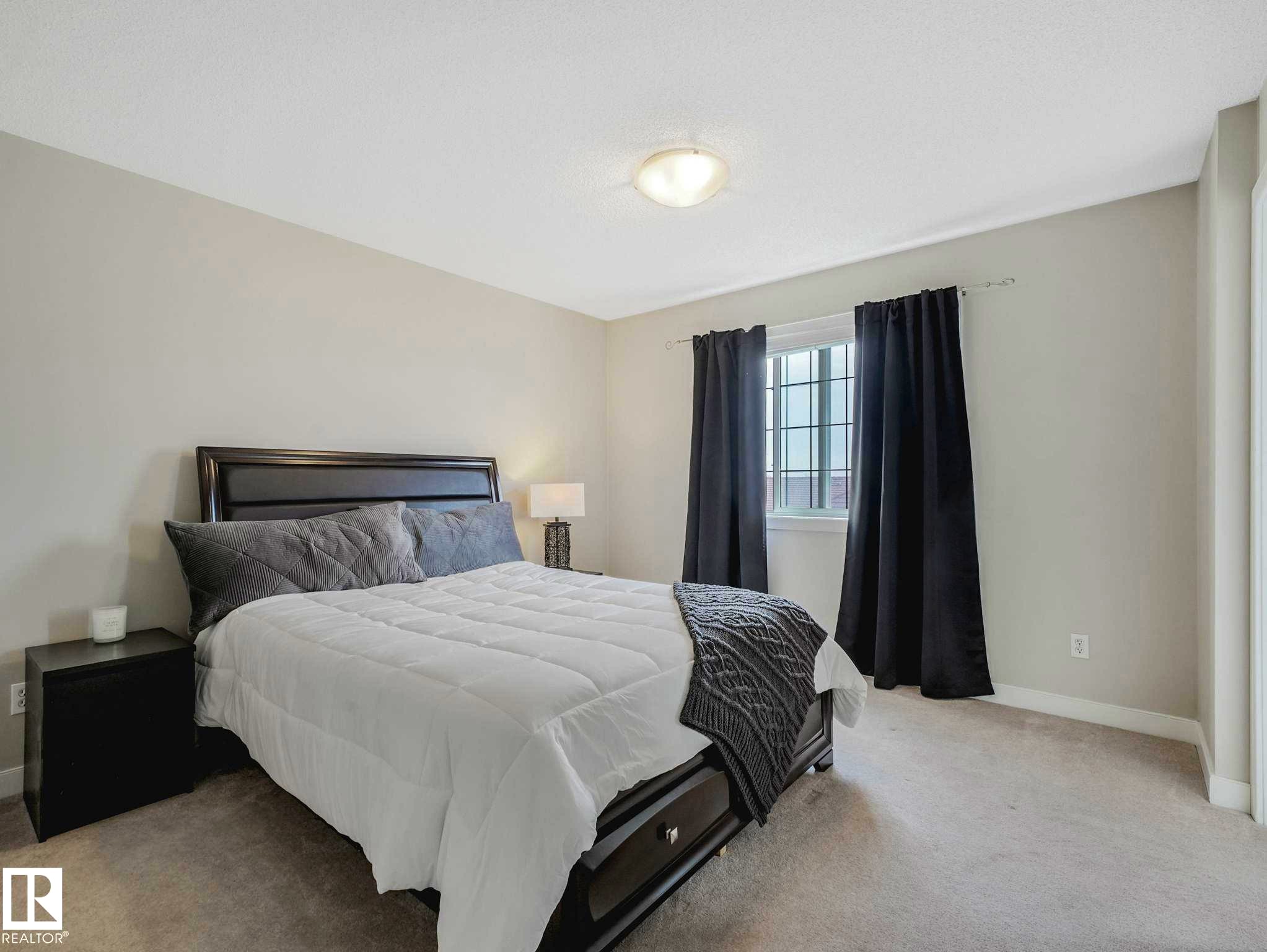 37 13825 155 Avenue, Edmonton, AB - Indoor Photo Showing Bedroom