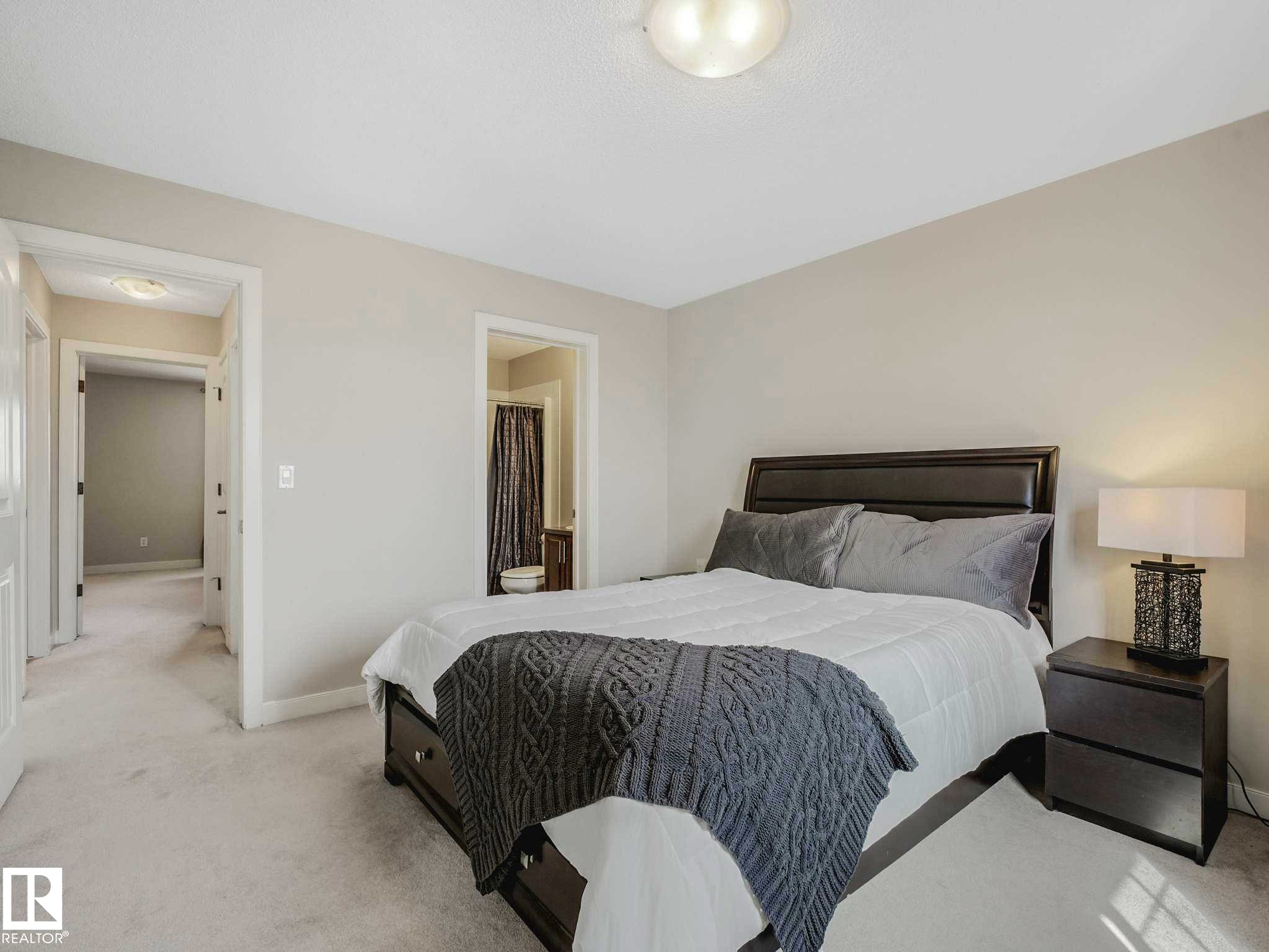 37 13825 155 Avenue, Edmonton, AB - Indoor Photo Showing Bedroom