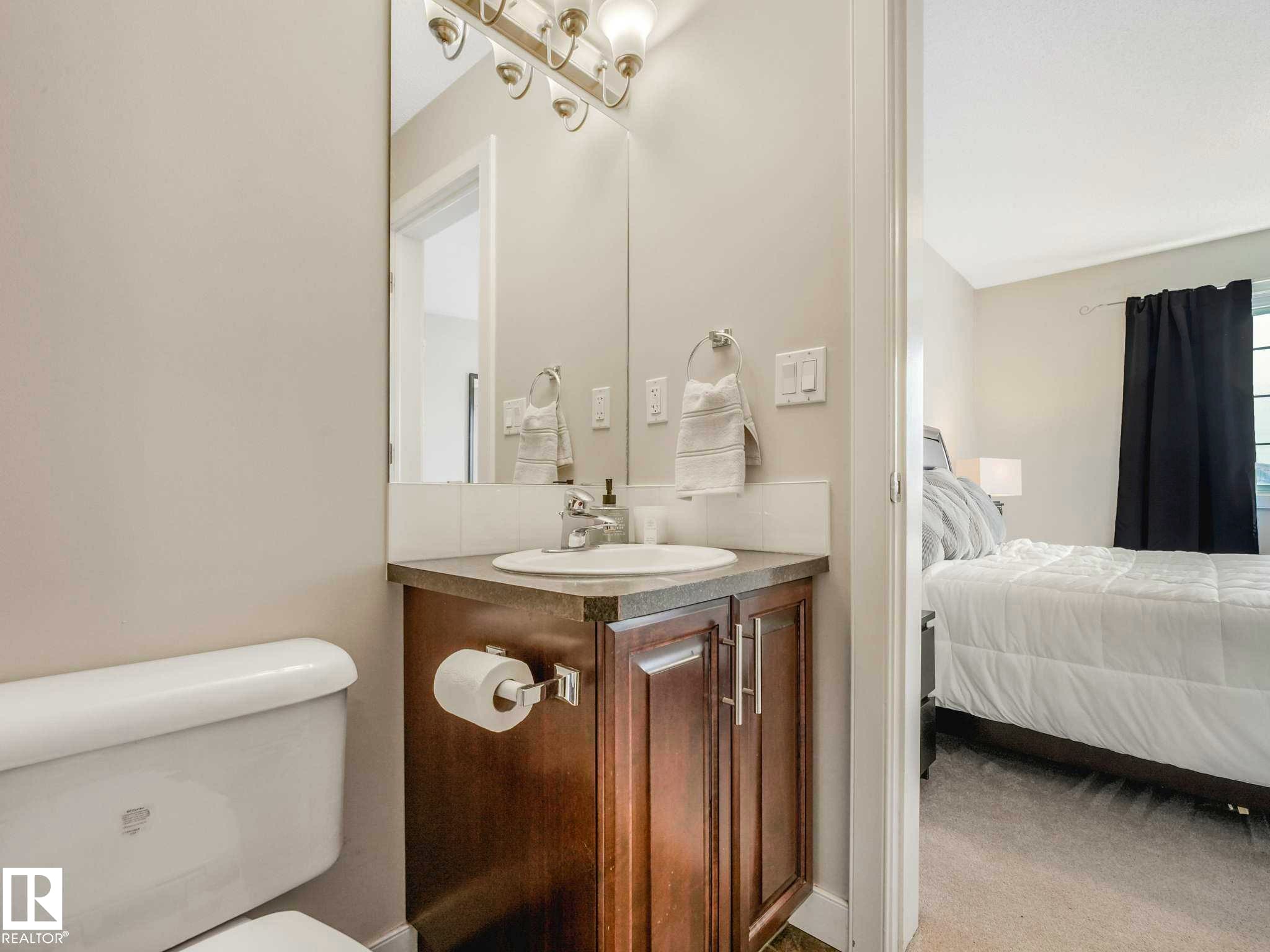 37 13825 155 Avenue, Edmonton, AB - Indoor Photo Showing Bathroom