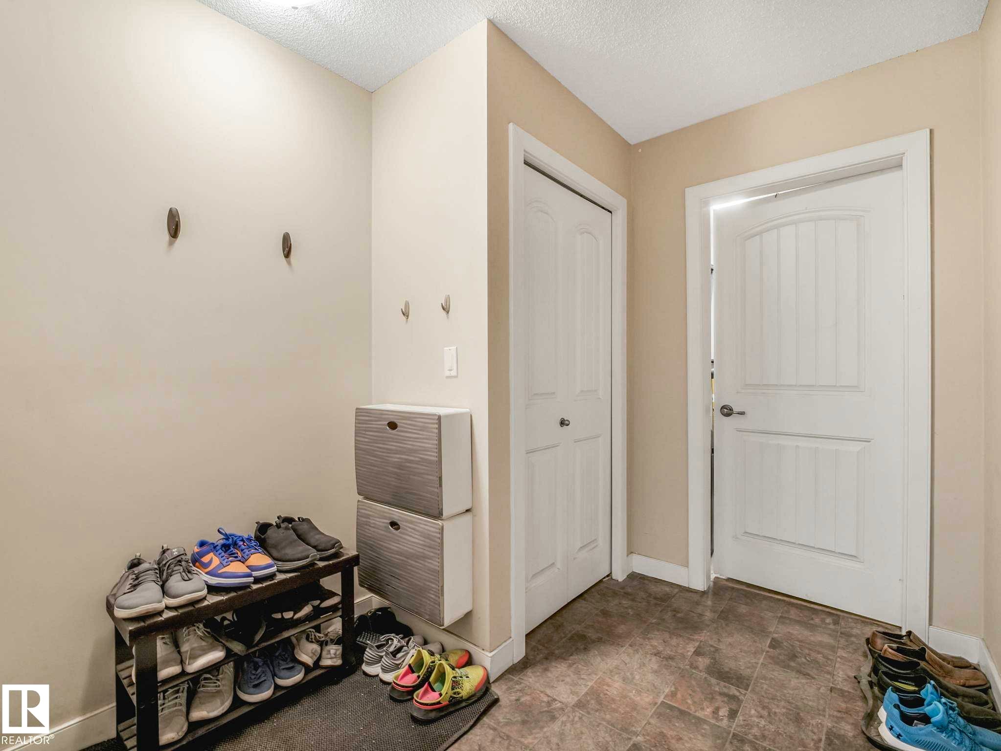 37 13825 155 Avenue, Edmonton, AB - Indoor Photo Showing Other Room