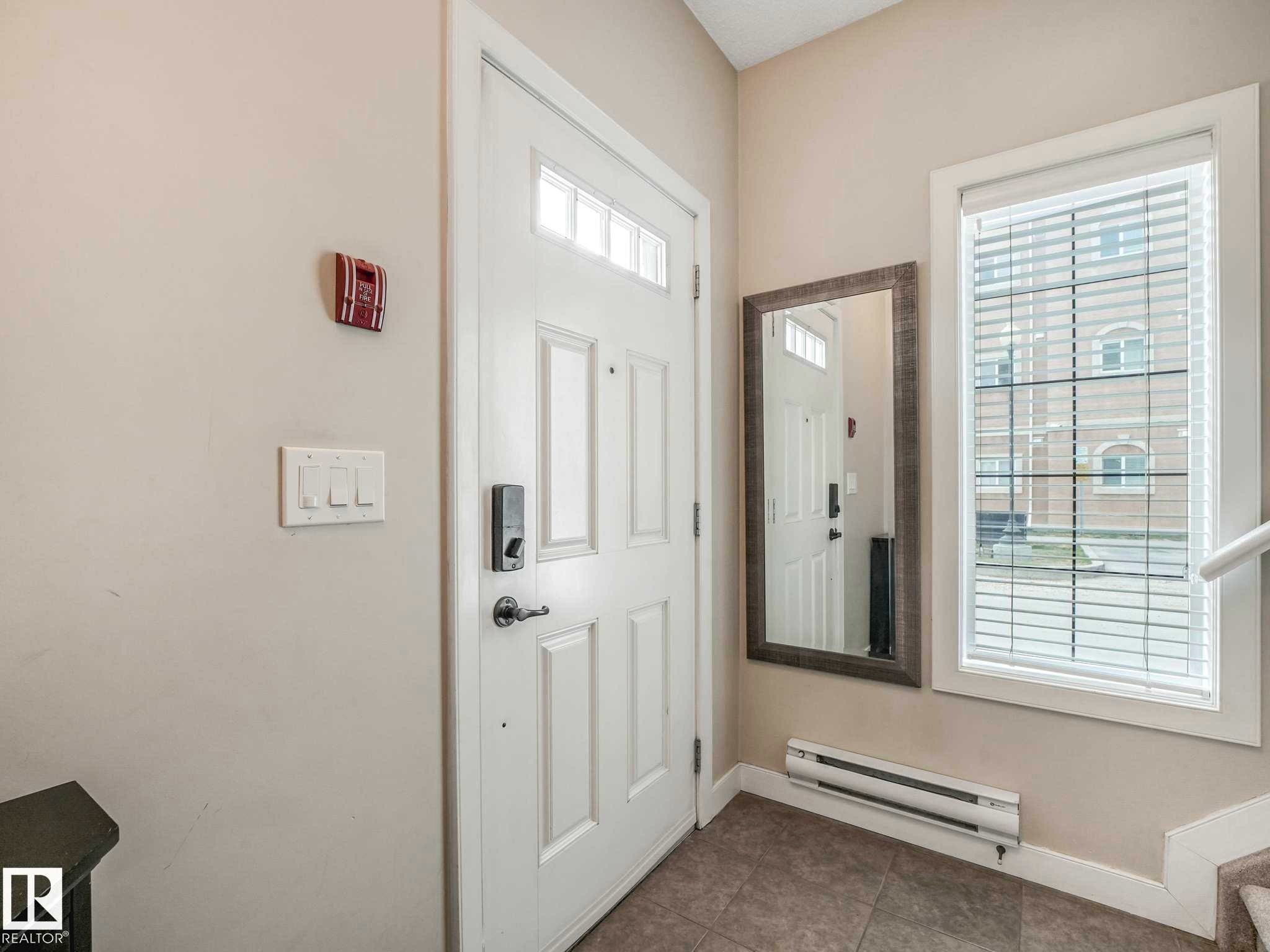 37 13825 155 Avenue, Edmonton, AB - Indoor Photo Showing Other Room