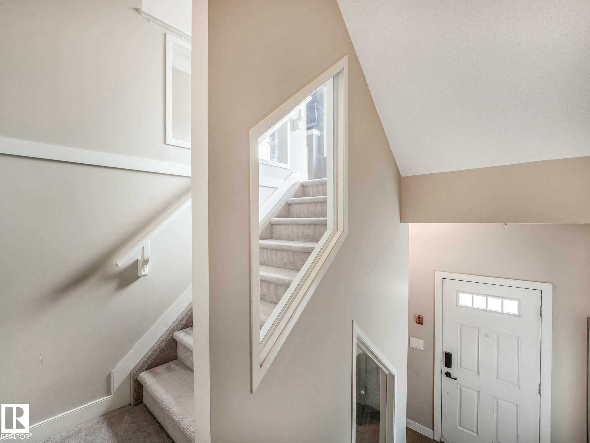 37 13825 155 Avenue, Edmonton, AB - Indoor Photo Showing Other Room