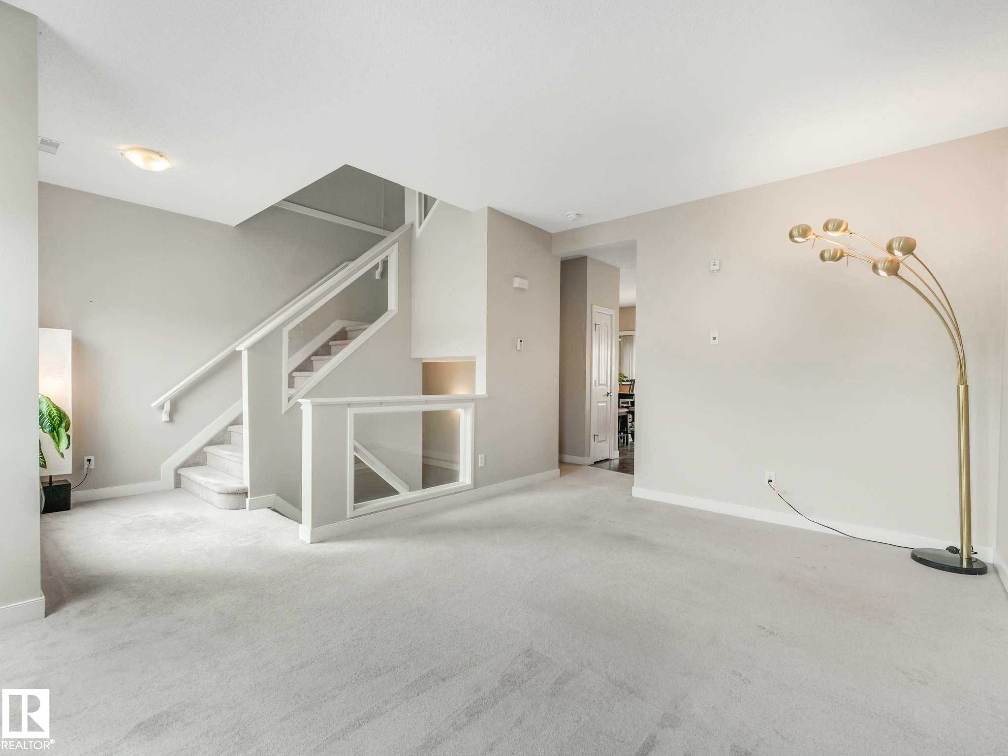 37 13825 155 Avenue, Edmonton, AB - Indoor