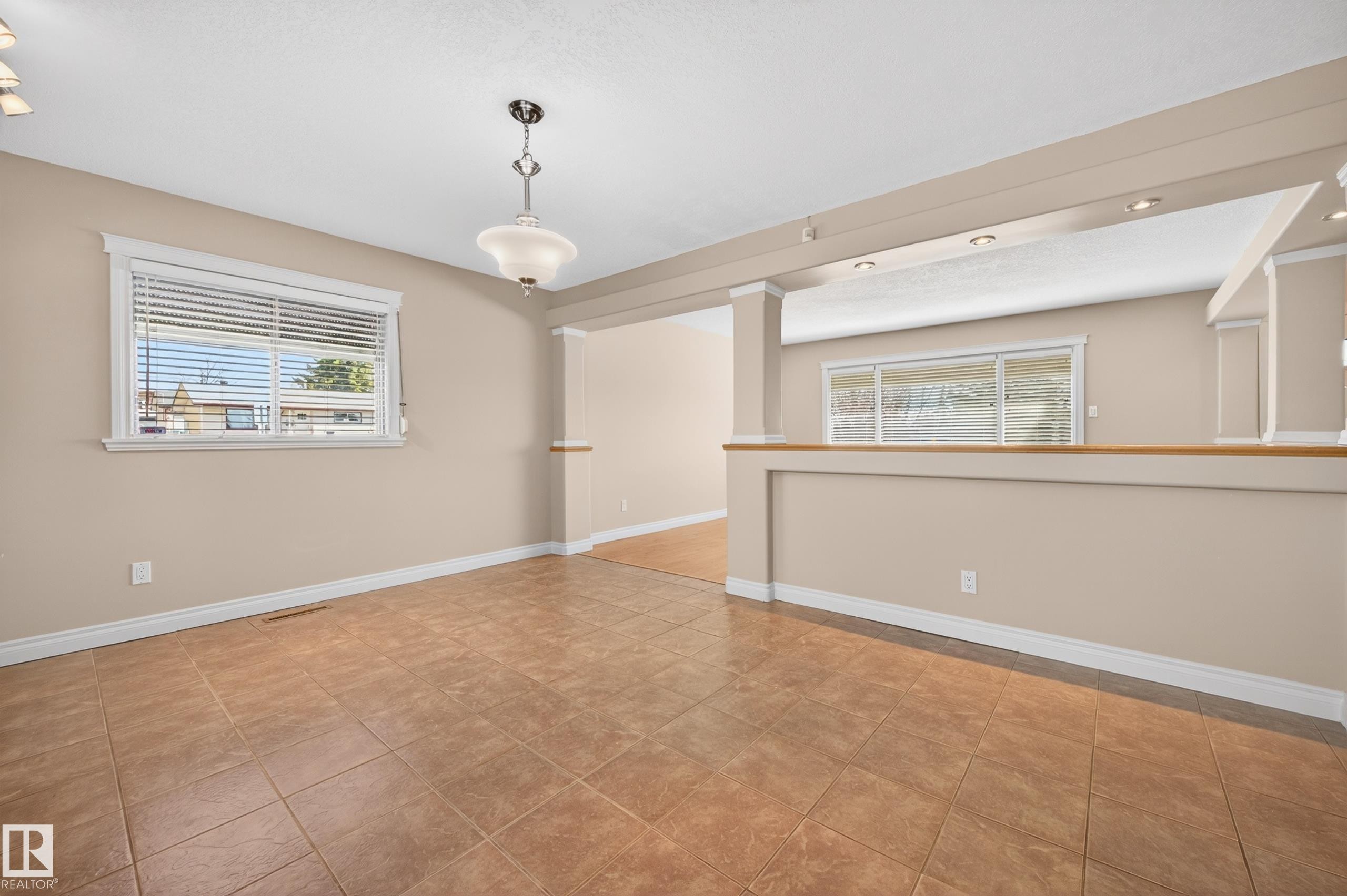 13916 61 Street Nw, Edmonton, AB - Indoor Photo Showing Other Room