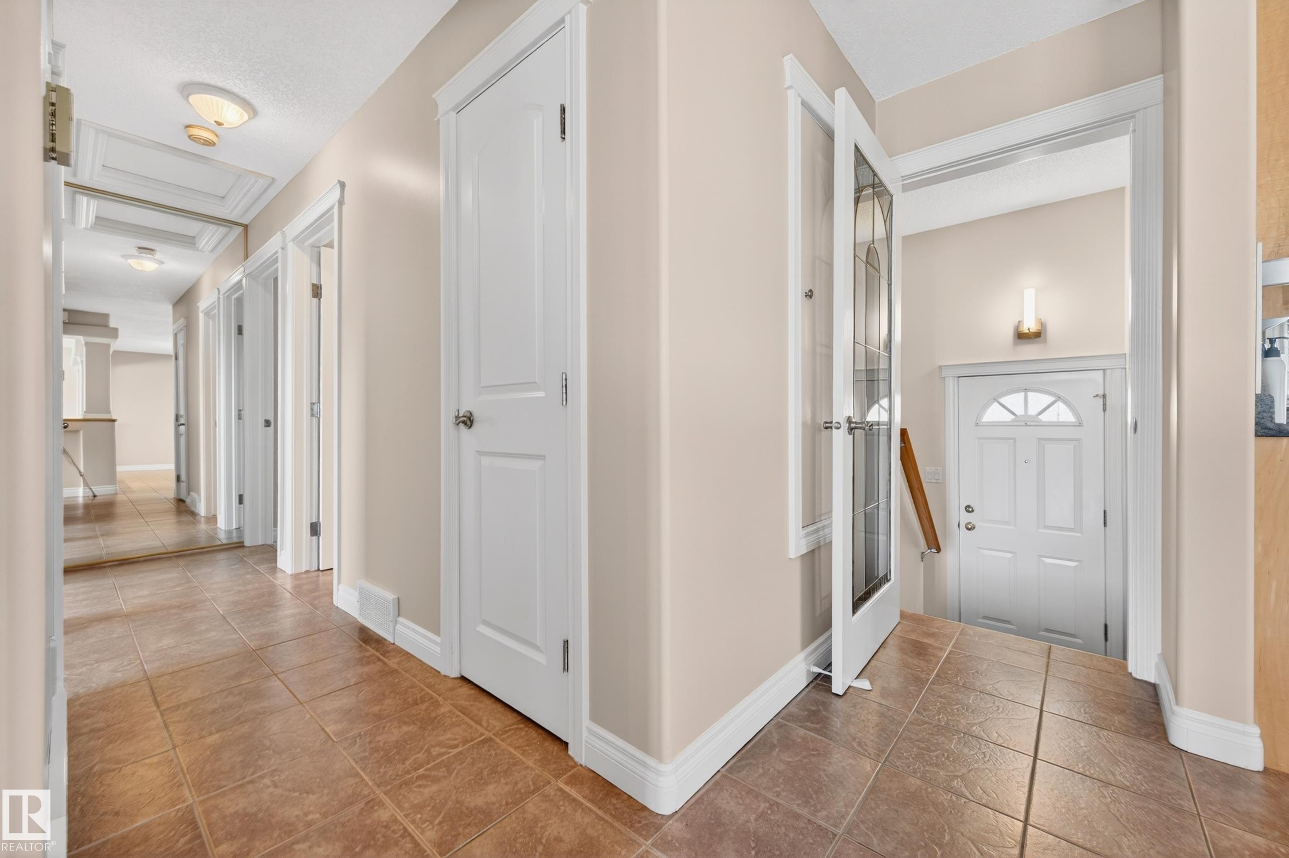 13916 61 Street Nw, Edmonton, AB - Indoor Photo Showing Other Room