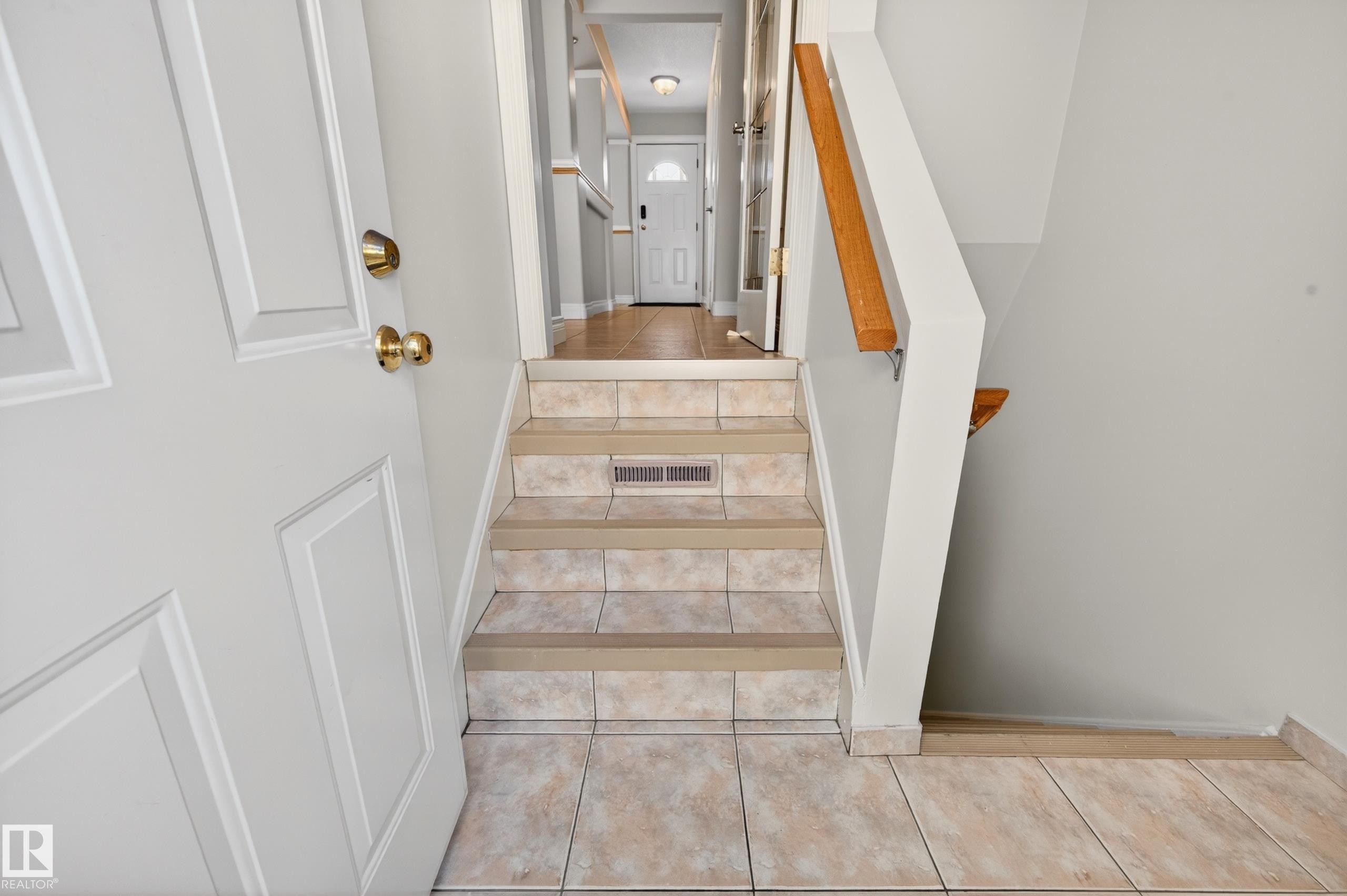 13916 61 Street Nw, Edmonton, AB - Indoor Photo Showing Other Room