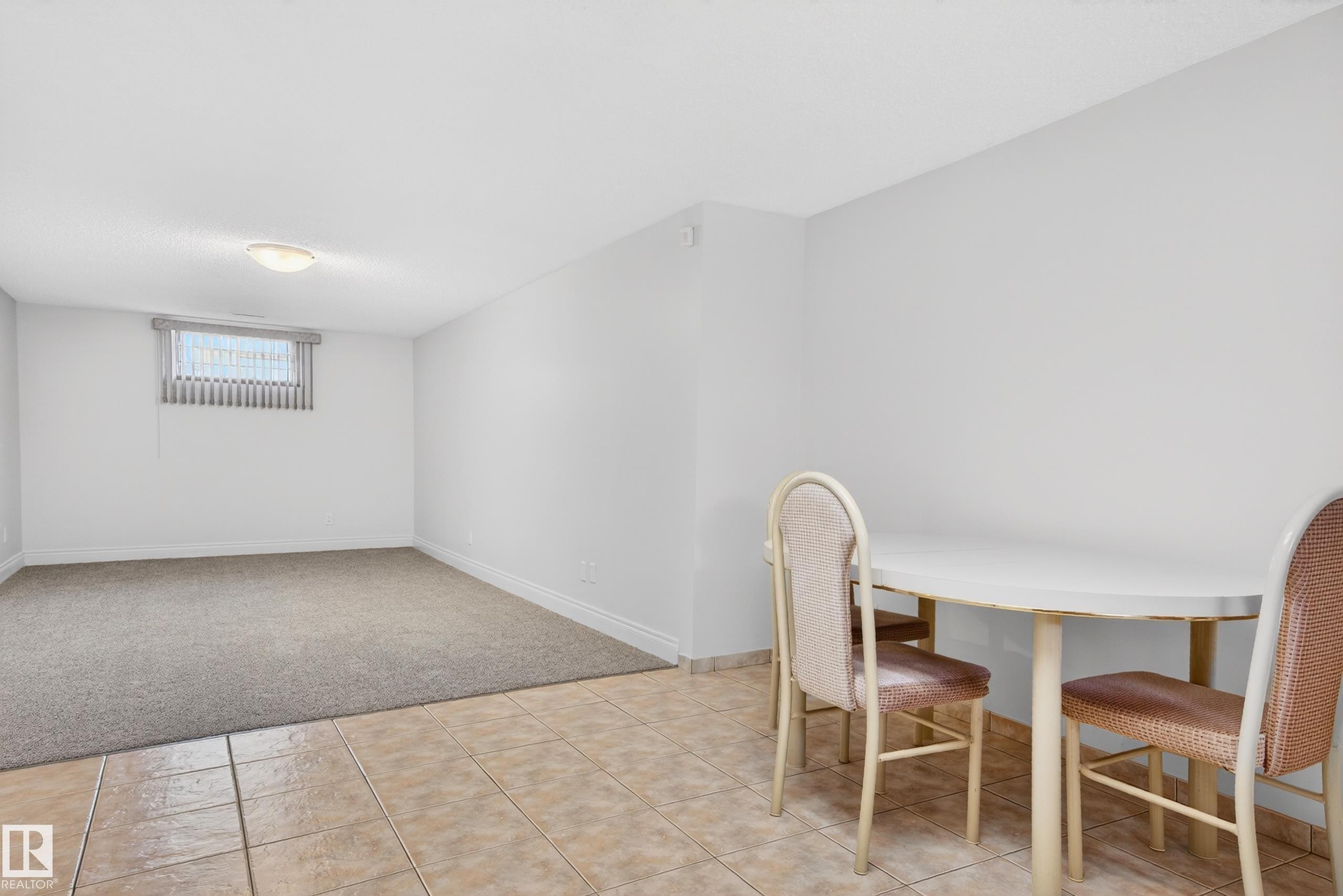 13916 61 Street Nw, Edmonton, AB - Indoor