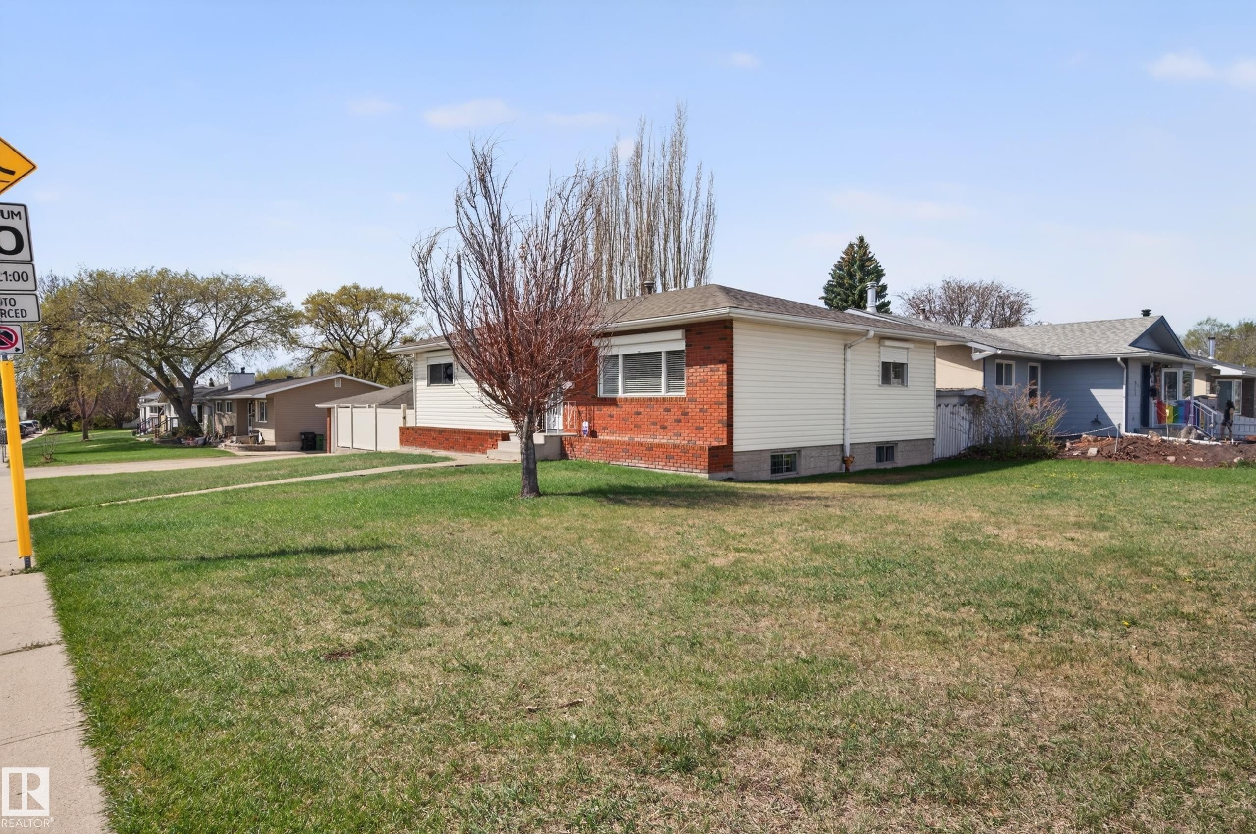 13916 61 Street Nw, Edmonton, AB - Outdoor