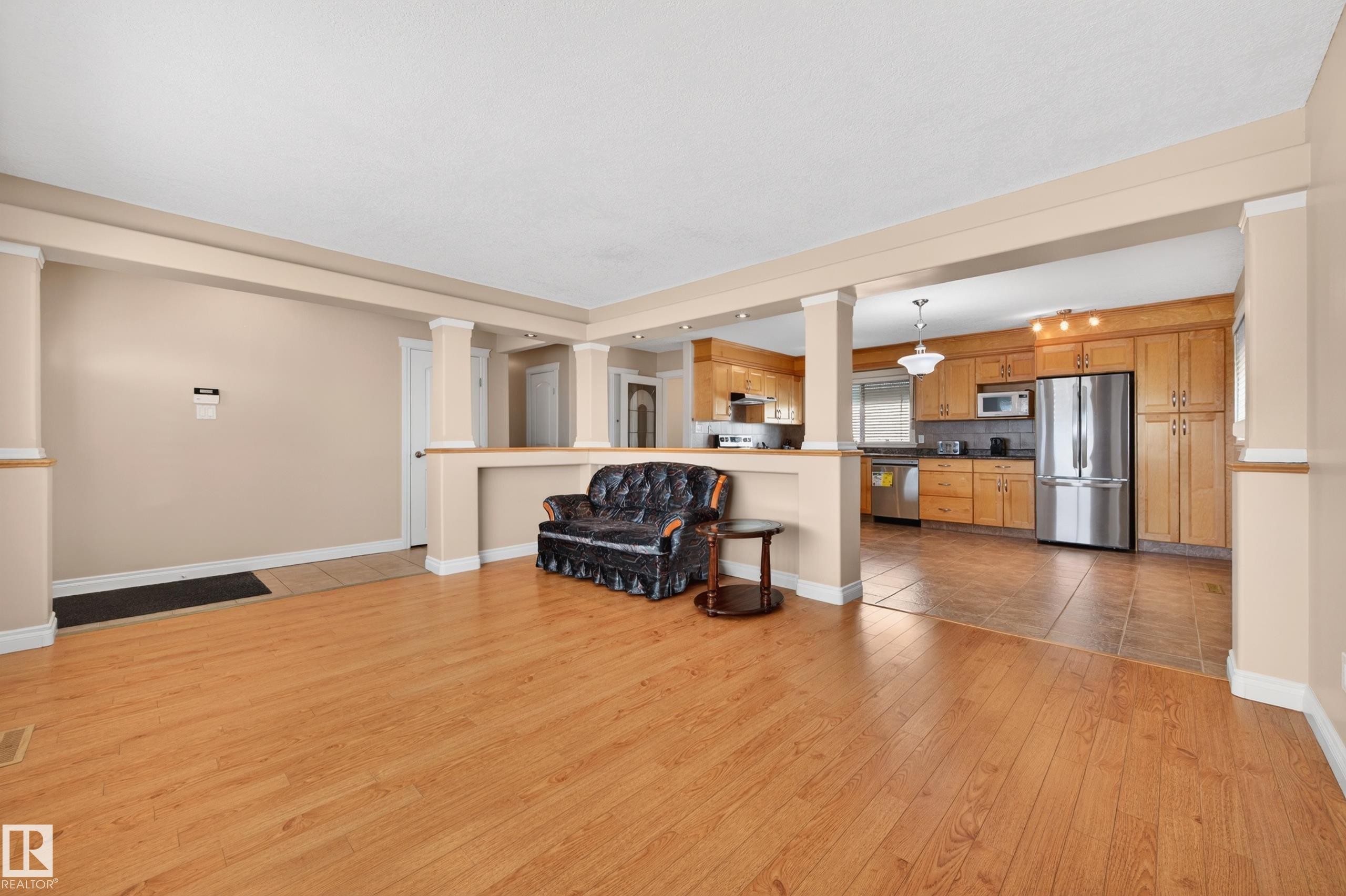 13916 61 Street Nw, Edmonton, AB - Indoor Photo Showing Other Room