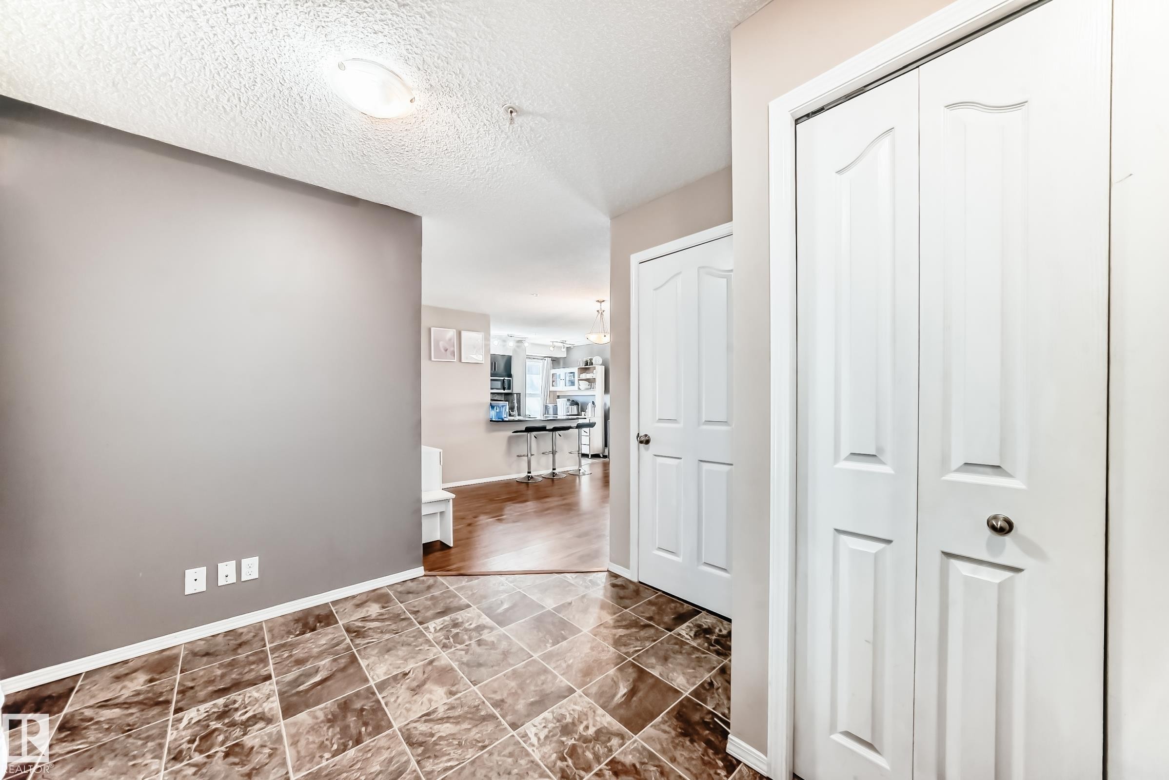 302 530 Watt Boulevard Sw, Edmonton, AB - Indoor Photo Showing Other Room