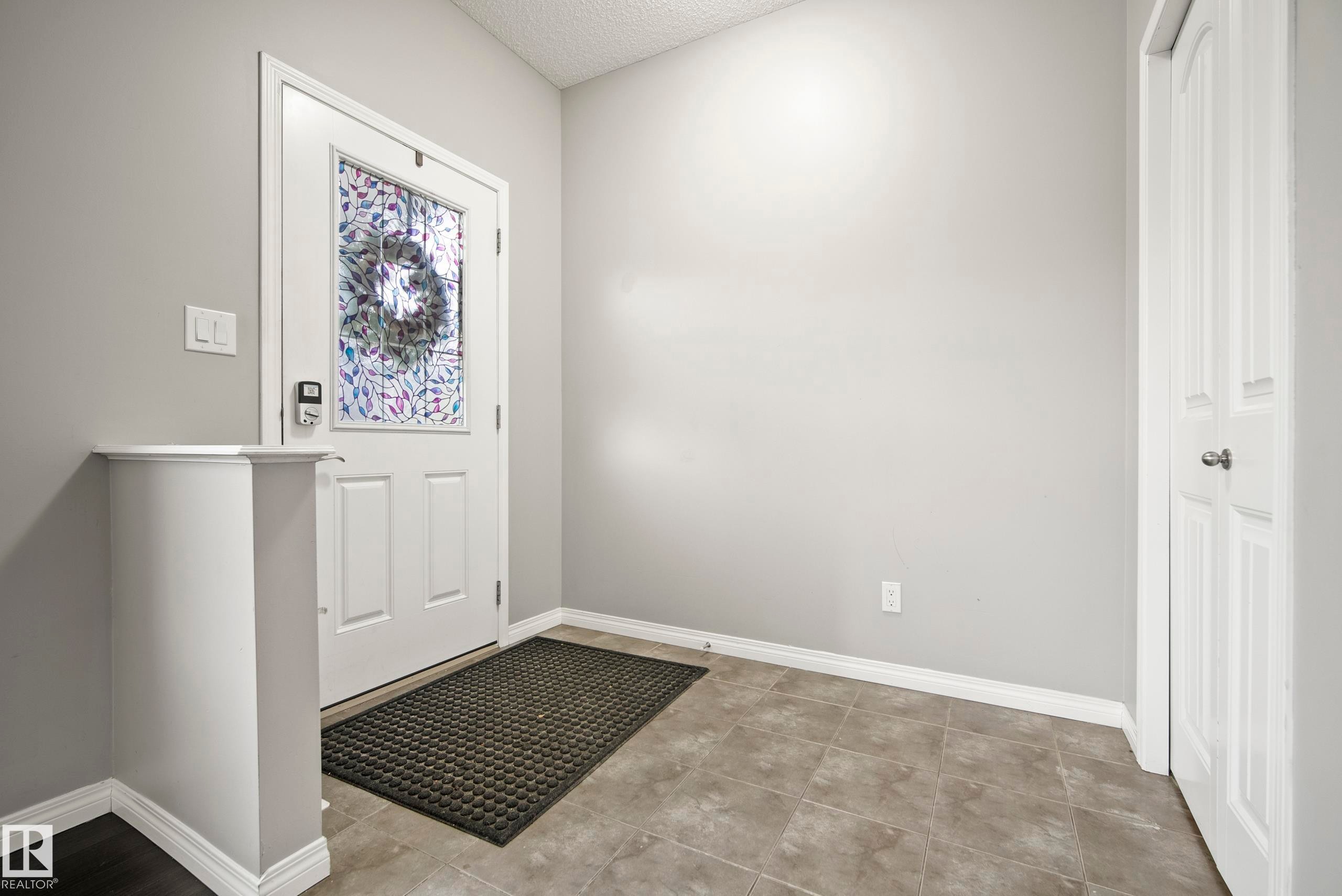 3030 Arthurs Crescent, Edmonton, AB - Indoor Photo Showing Other Room