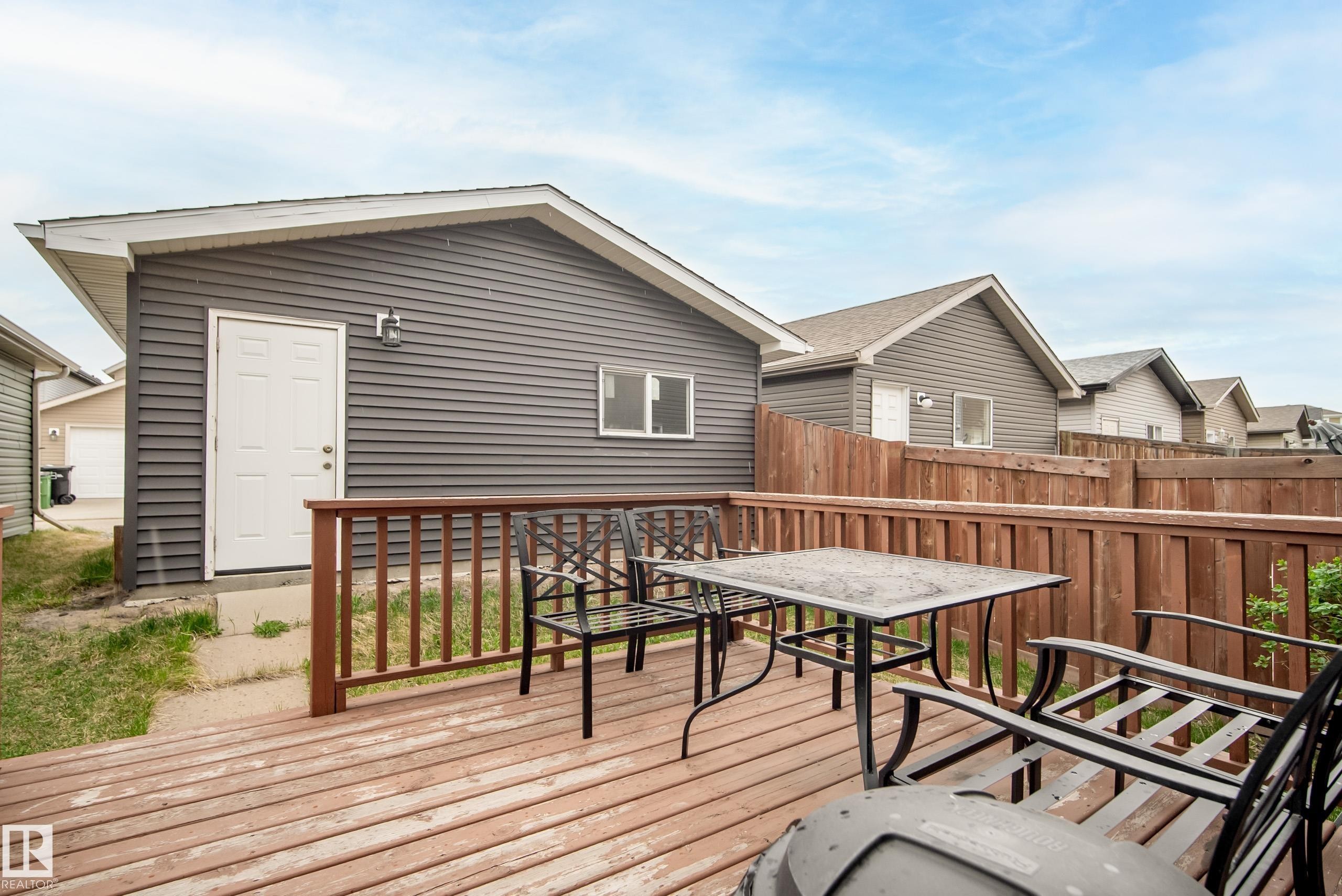 3030 Arthurs Crescent, Edmonton, AB - Outdoor With Exterior