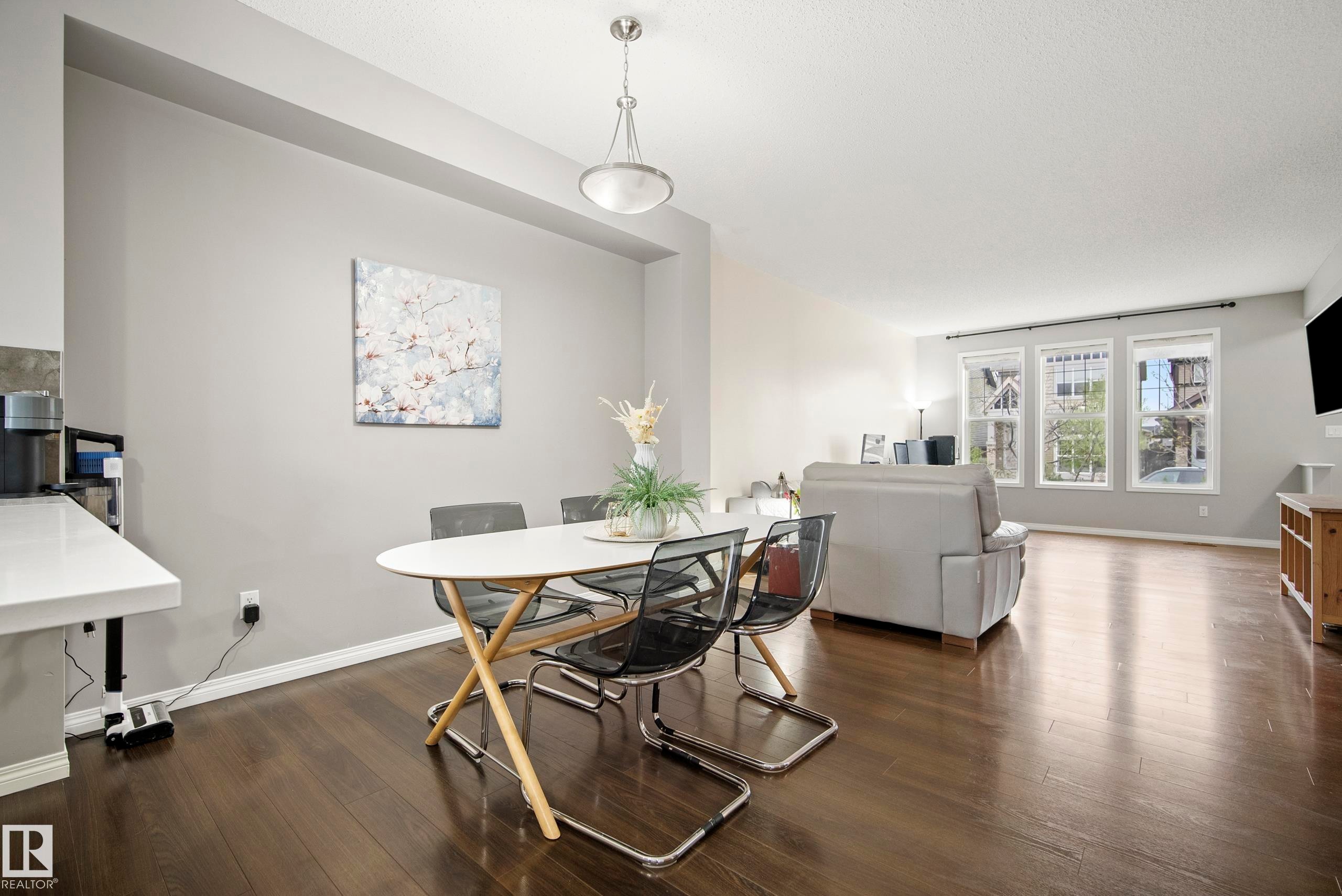 3030 Arthurs Crescent, Edmonton, AB - Indoor Photo Showing Dining Room