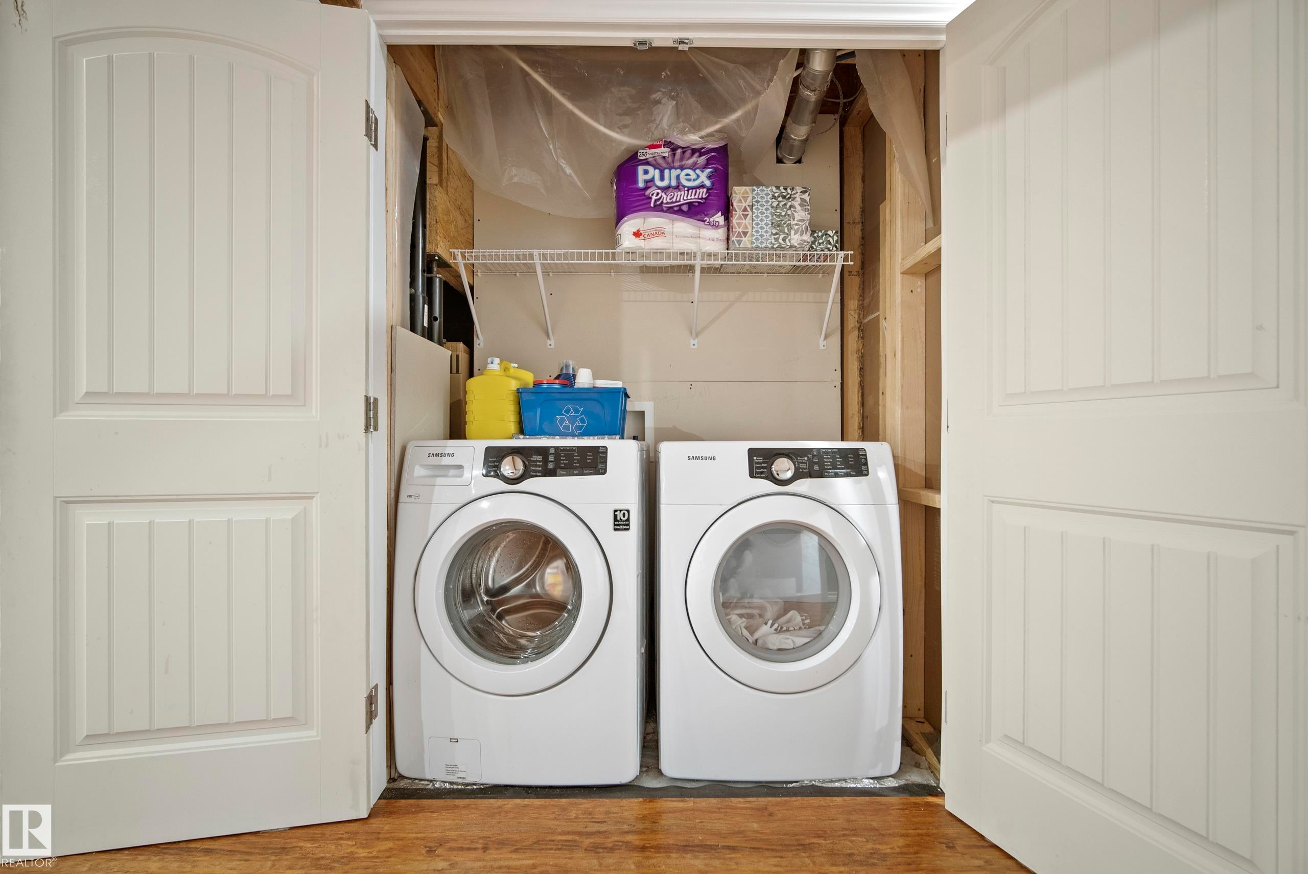 3030 Arthurs Crescent, Edmonton, AB - Indoor Photo Showing Laundry Room