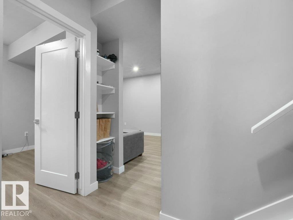 5055 Andison Close, Edmonton, AB - Indoor