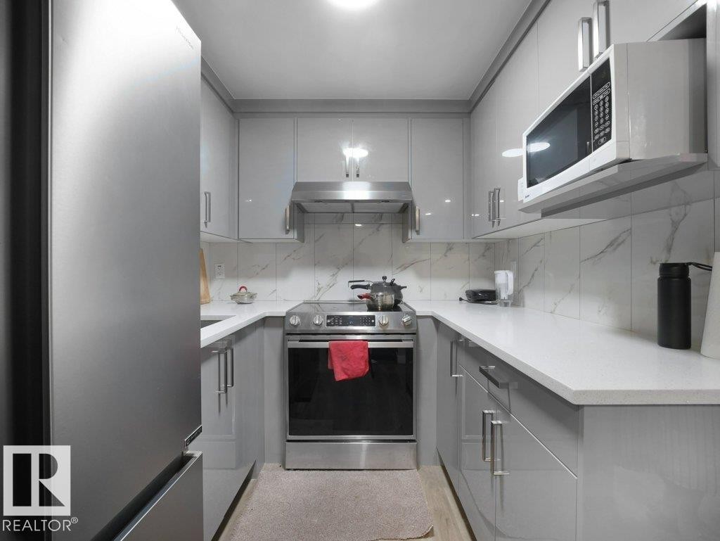 5055 Andison Close, Edmonton, AB - Indoor Photo Showing Kitchen