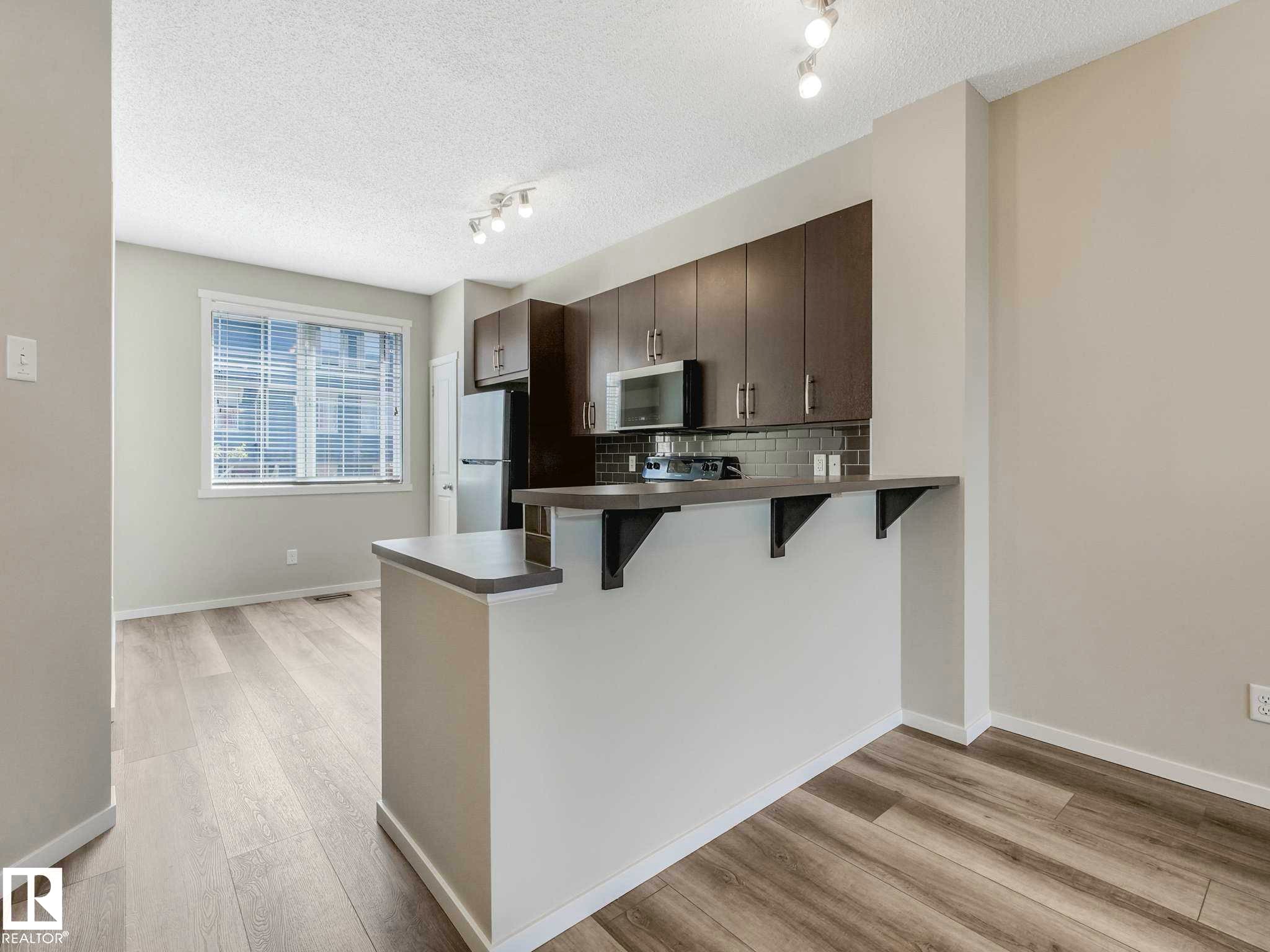 122 603 Watt Boulevard, Edmonton, AB - Indoor Photo Showing Kitchen