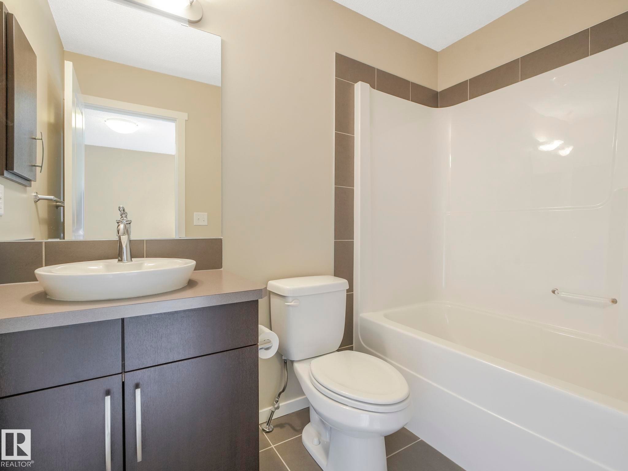 122 603 Watt Boulevard, Edmonton, AB - Indoor Photo Showing Bathroom