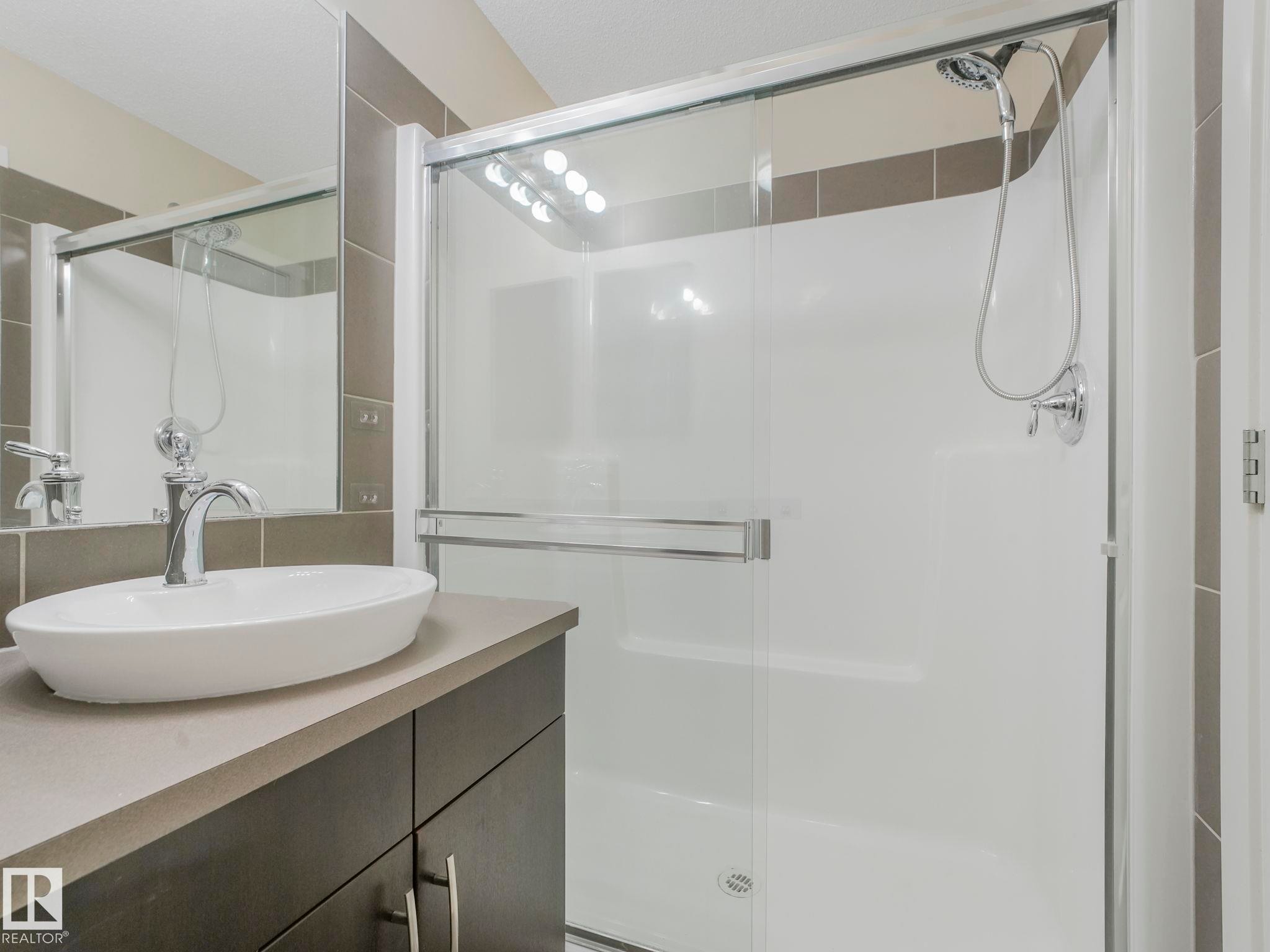 122 603 Watt Boulevard, Edmonton, AB - Indoor Photo Showing Bathroom