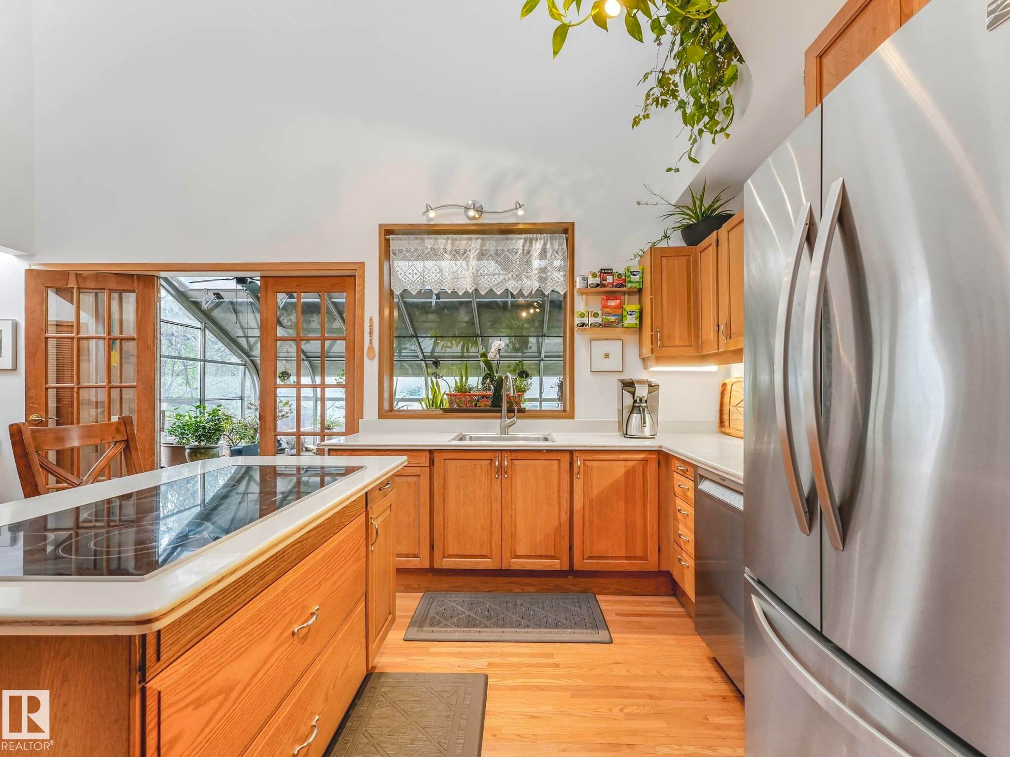 14611 89 Avenue, Edmonton, AB - Indoor Photo Showing Kitchen