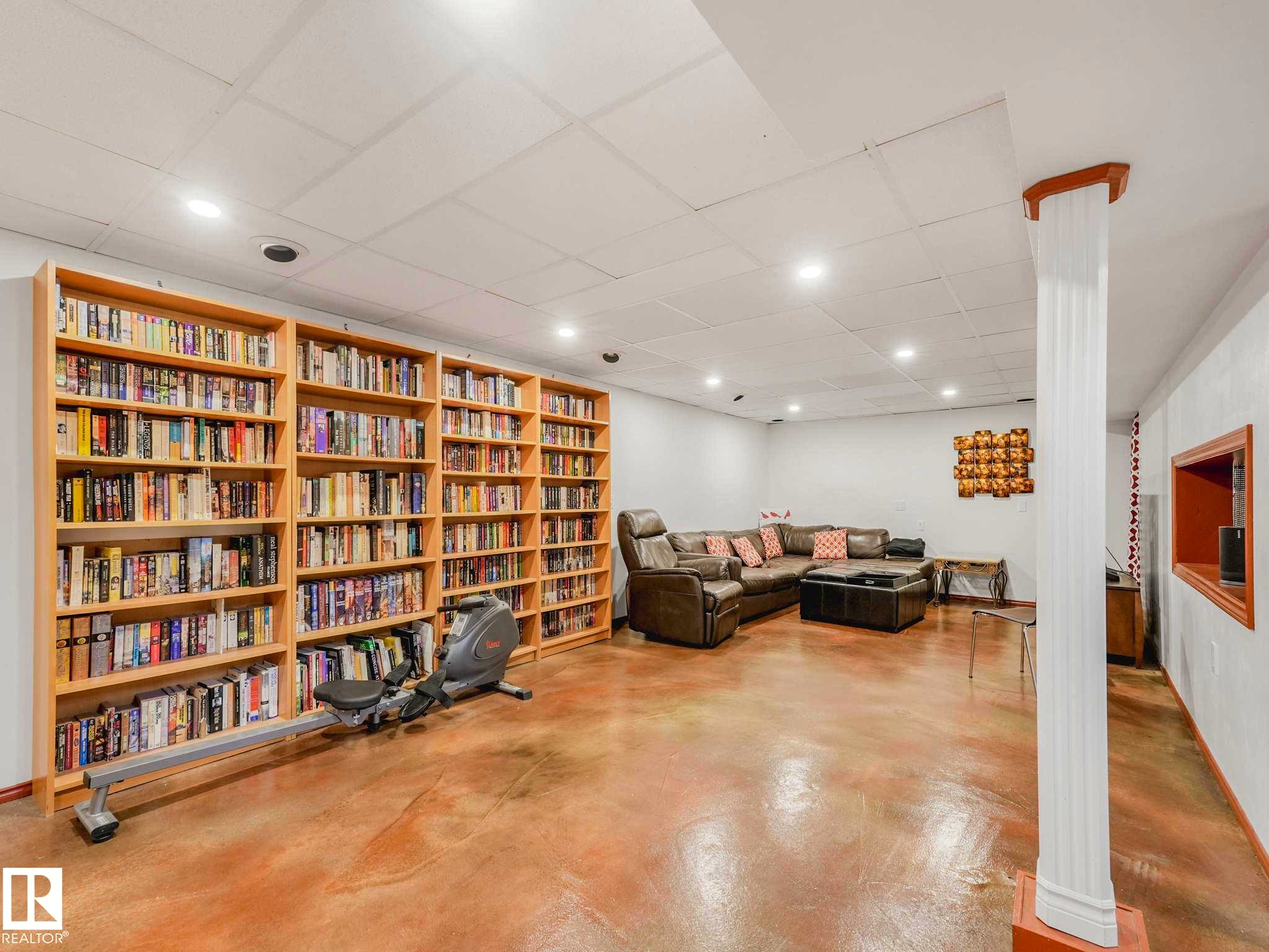 14611 89 Avenue, Edmonton, AB - Indoor Photo Showing Office