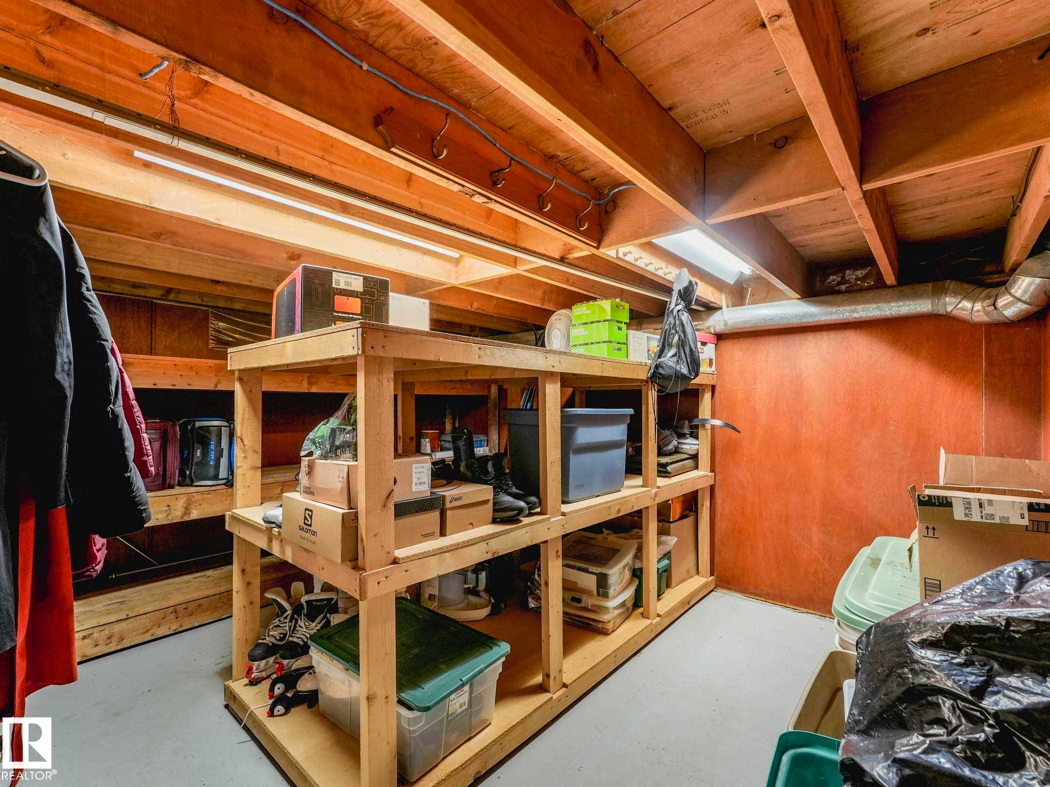 14611 89 Avenue, Edmonton, AB - Indoor