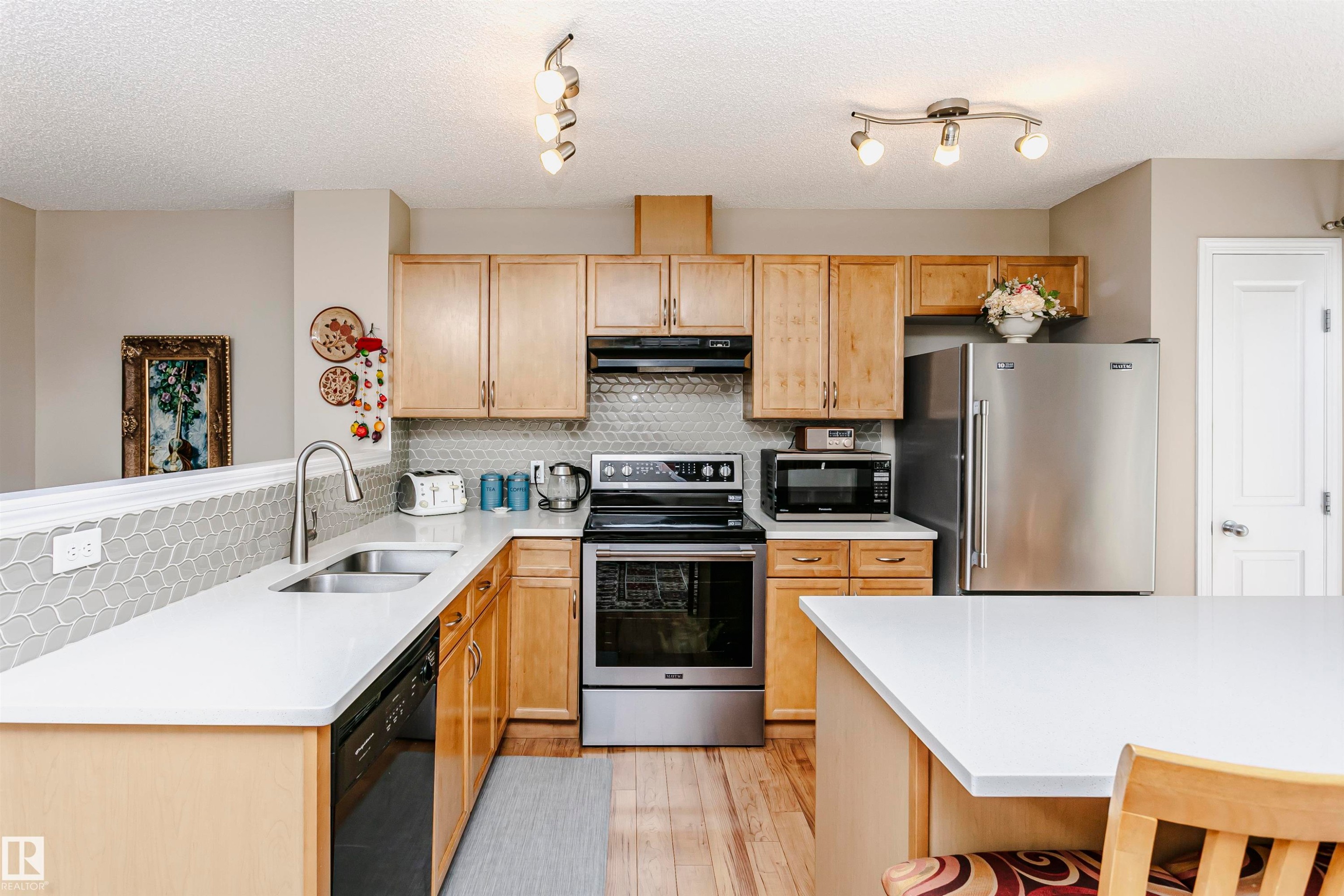 118 2051 Towne Centre Boulevard, Edmonton, AB - Indoor Photo Showing Kitchen With Double Sink