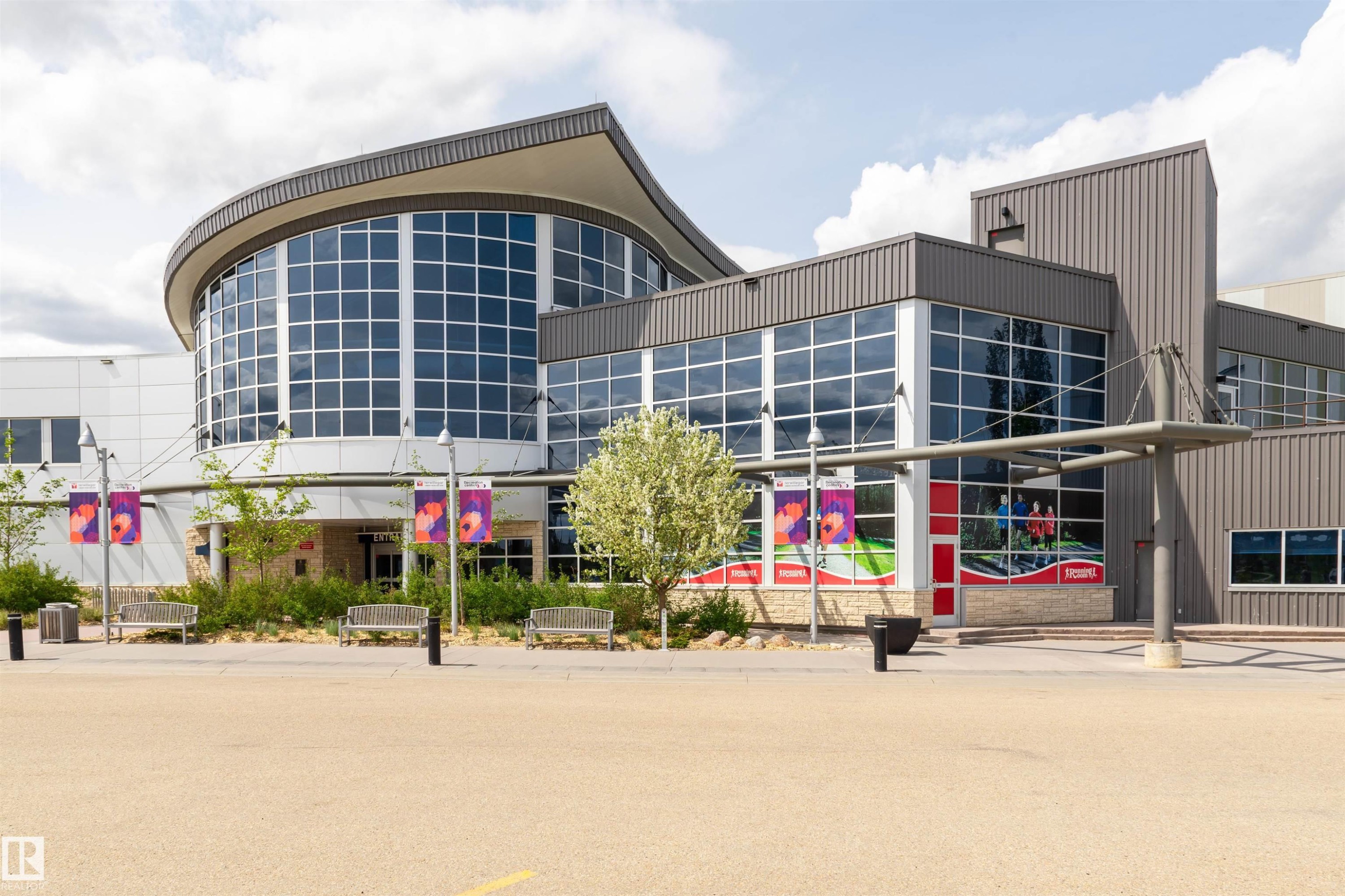118 2051 Towne Centre Boulevard, Edmonton, AB - Outdoor